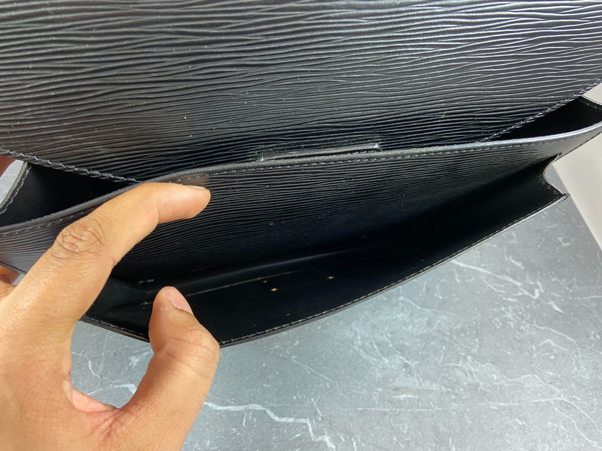 Louis Vuitton Monceau 28 Black Epi Leather