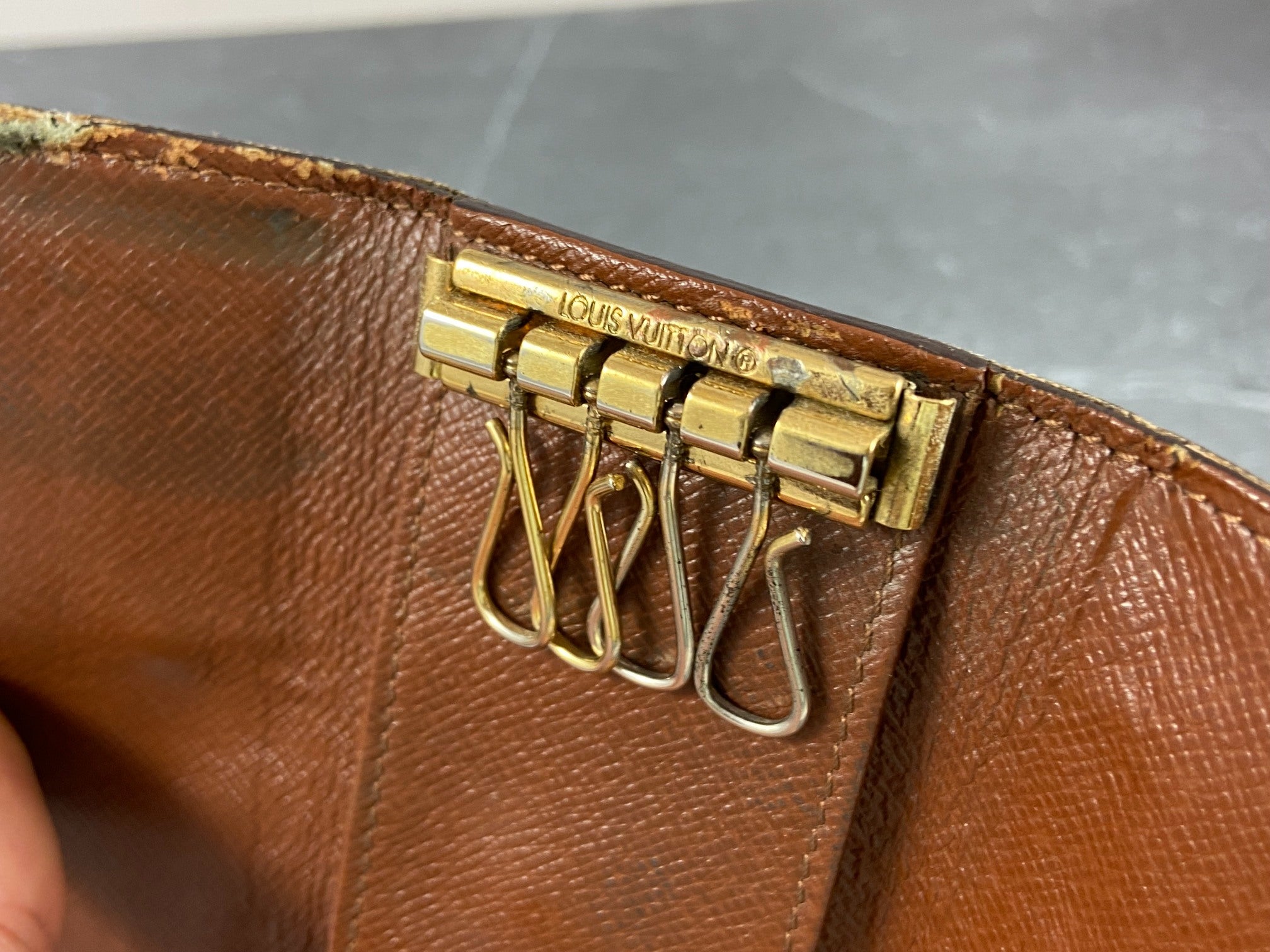 Louis Vuitton 4 Key Holder Monogram Canvas