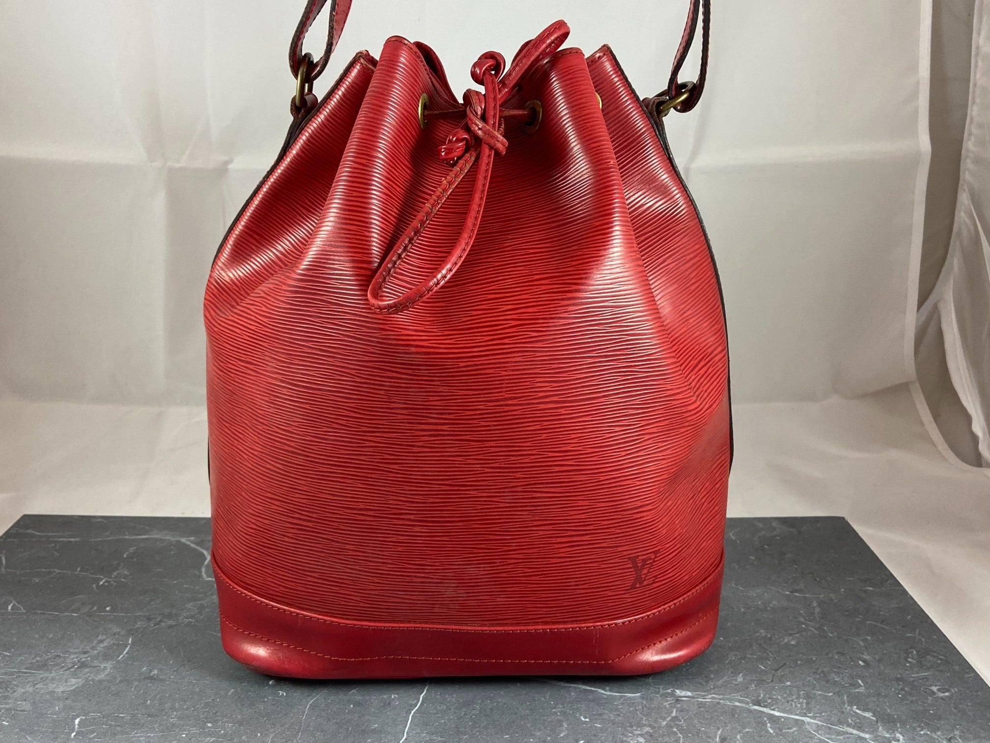 Louis Vuitton Sac Noé Grand Red Epi Leather