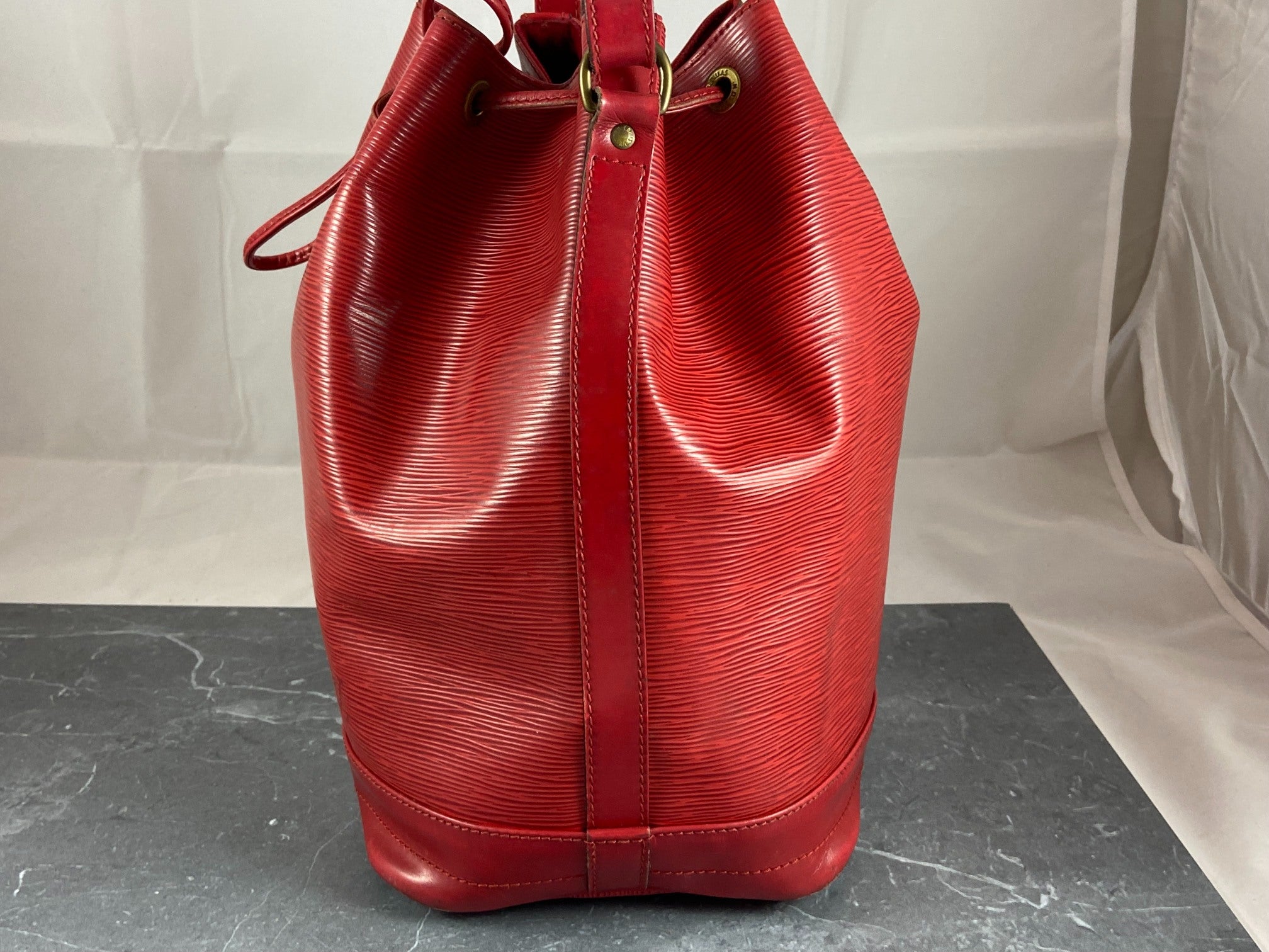 Louis Vuitton Sac Noé Grand Red Epi Leather