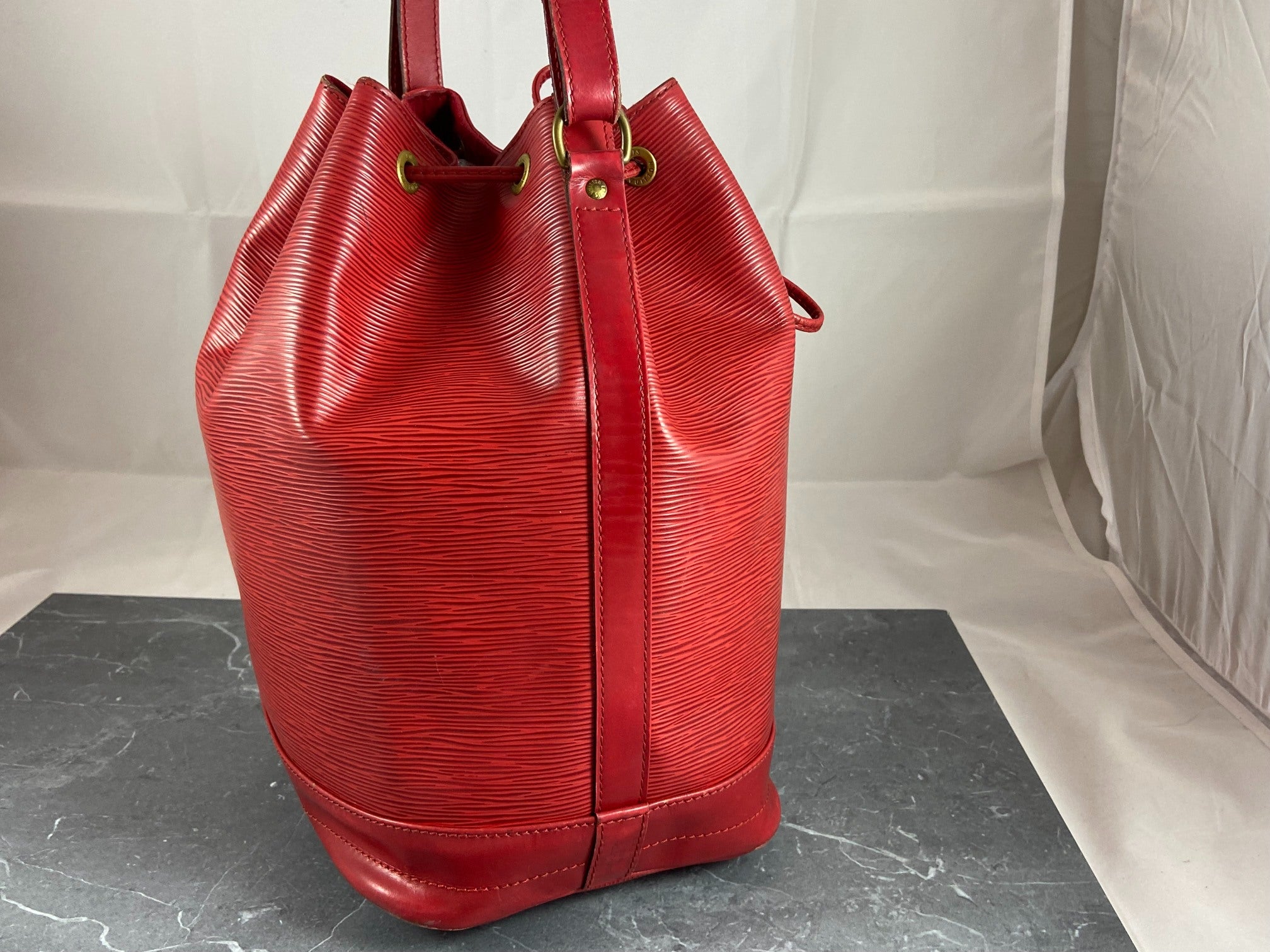 Louis Vuitton Sac Noé Grand Red Epi Leather