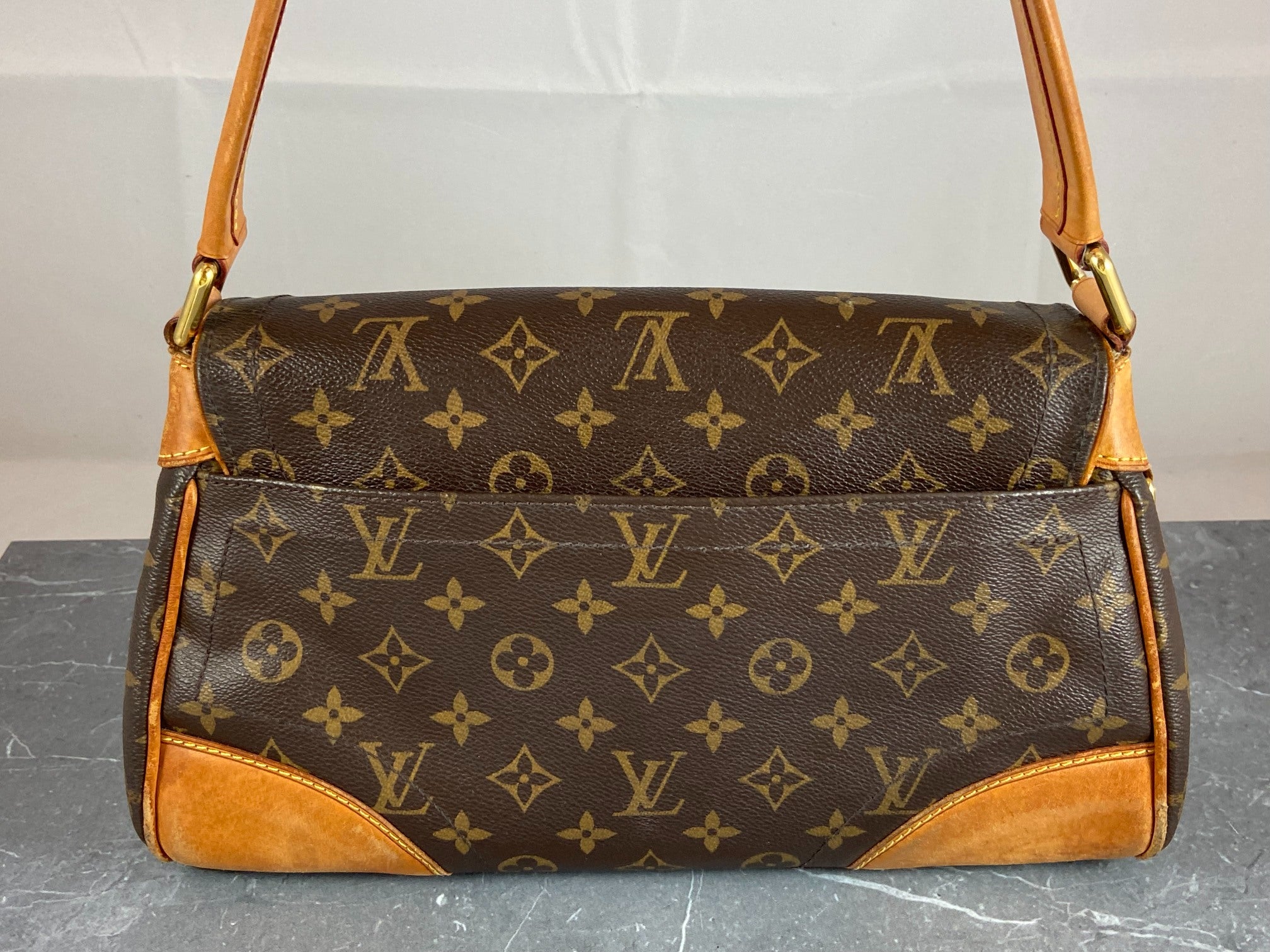 Louis Vuitton Beverly MM Hand / Hobo Bag Monogram Canvas