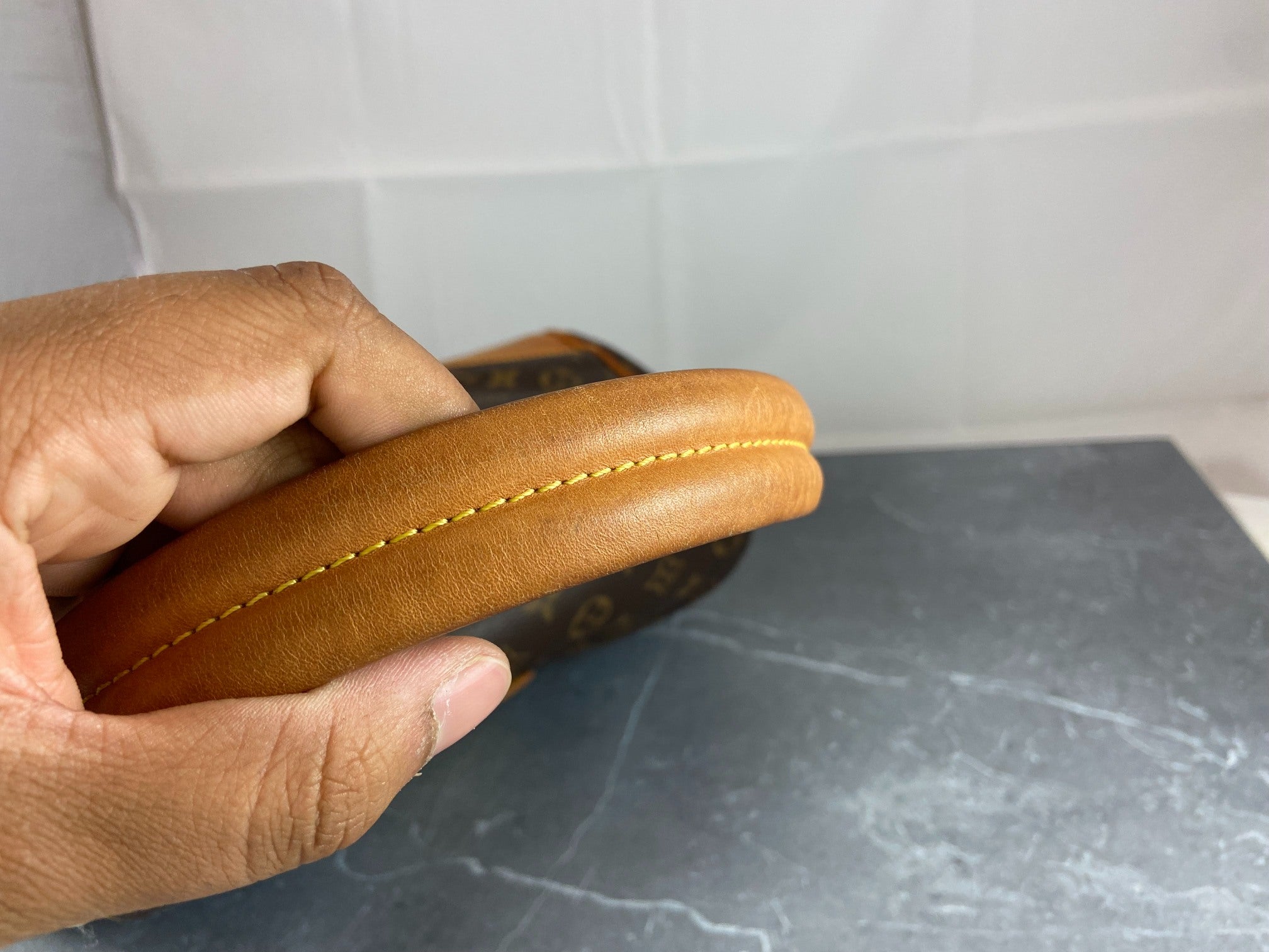 Louis Vuitton Beverly MM Hand / Hobo Bag Monogram Canvas