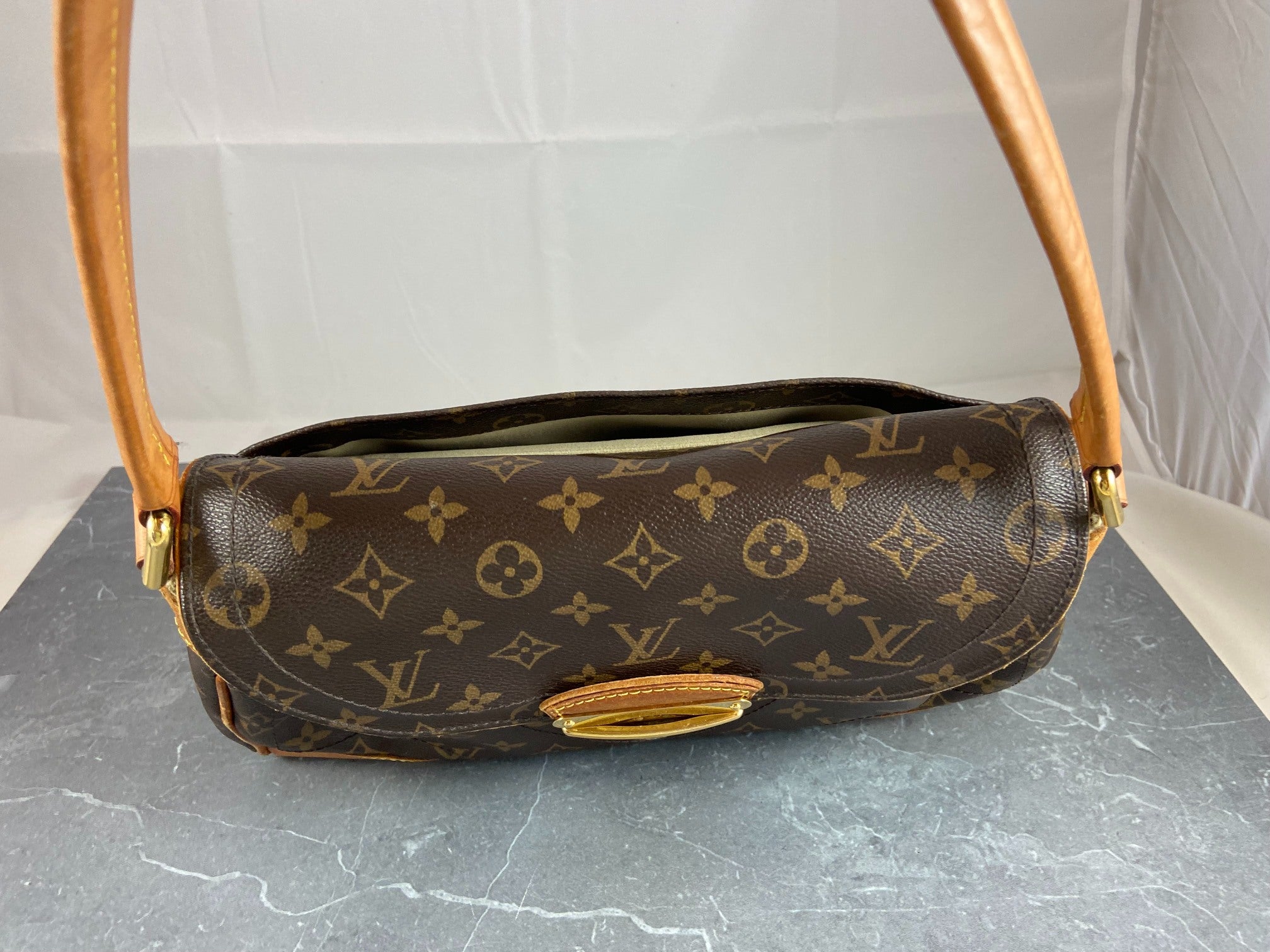 Louis Vuitton Beverly MM Hand / Hobo Bag Monogram Canvas