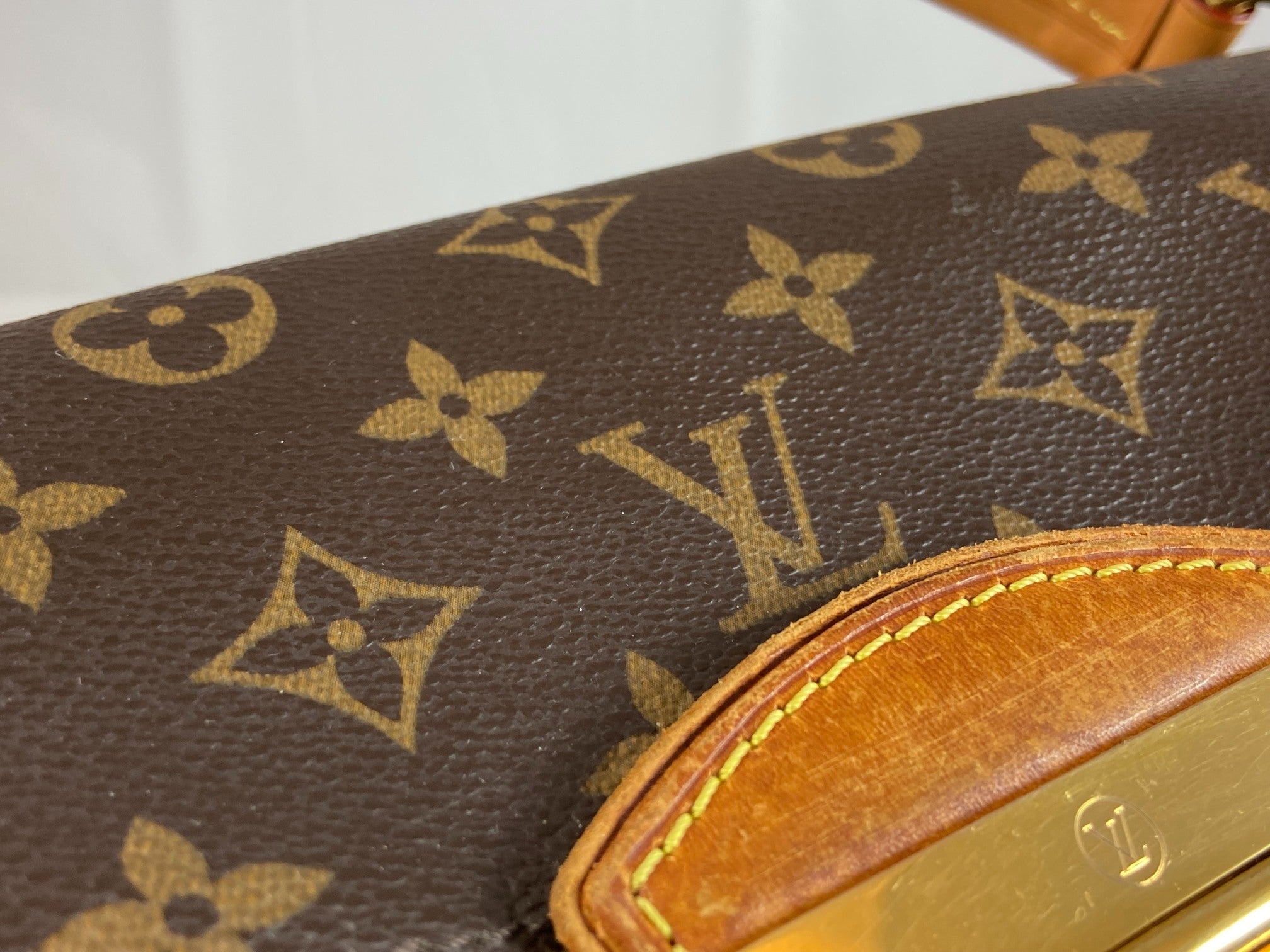 Louis Vuitton Beverly MM Hand / Hobo Bag Monogram Canvas
