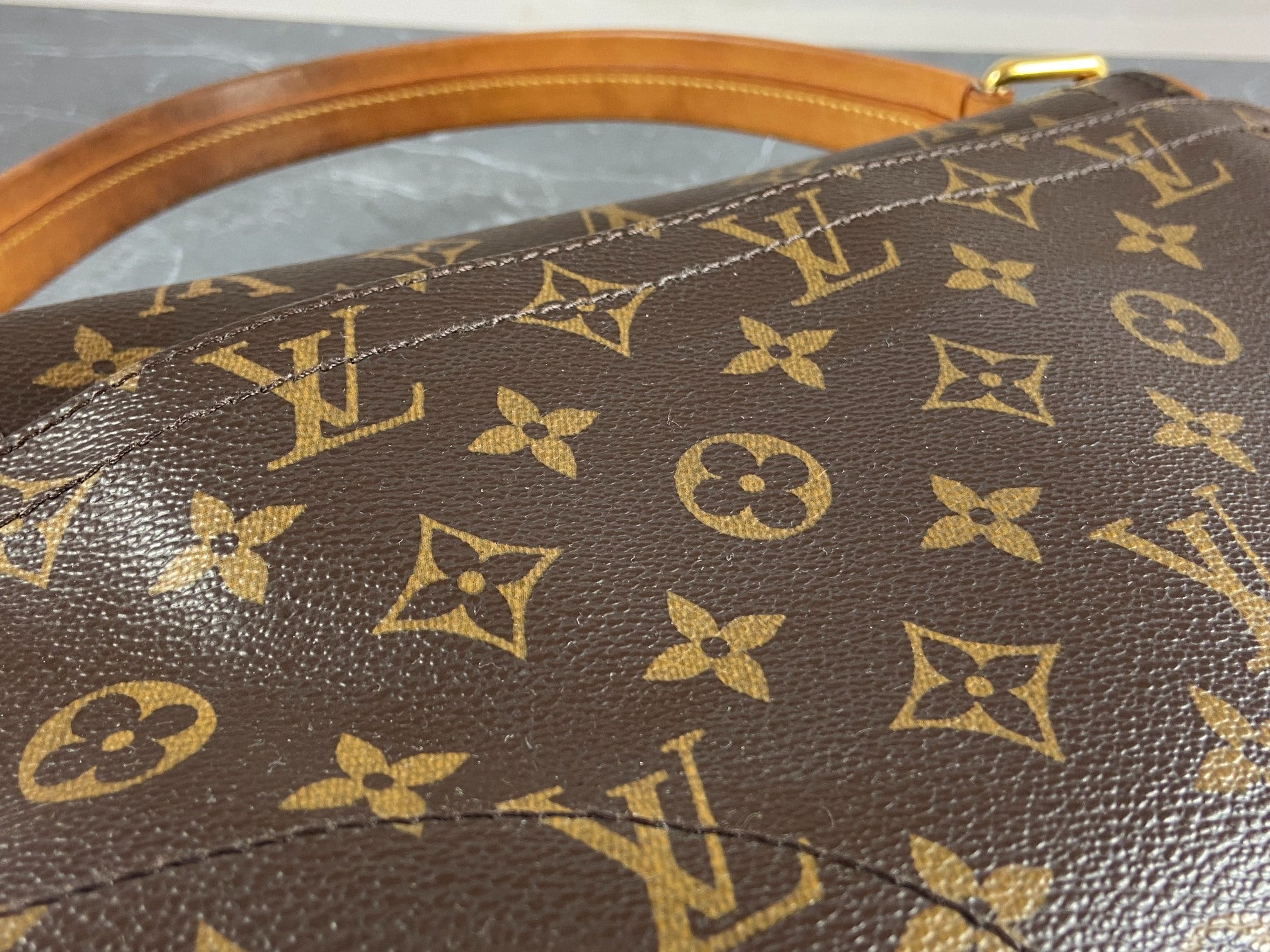 Louis Vuitton Beverly MM Hand / Hobo Bag Monogram Canvas
