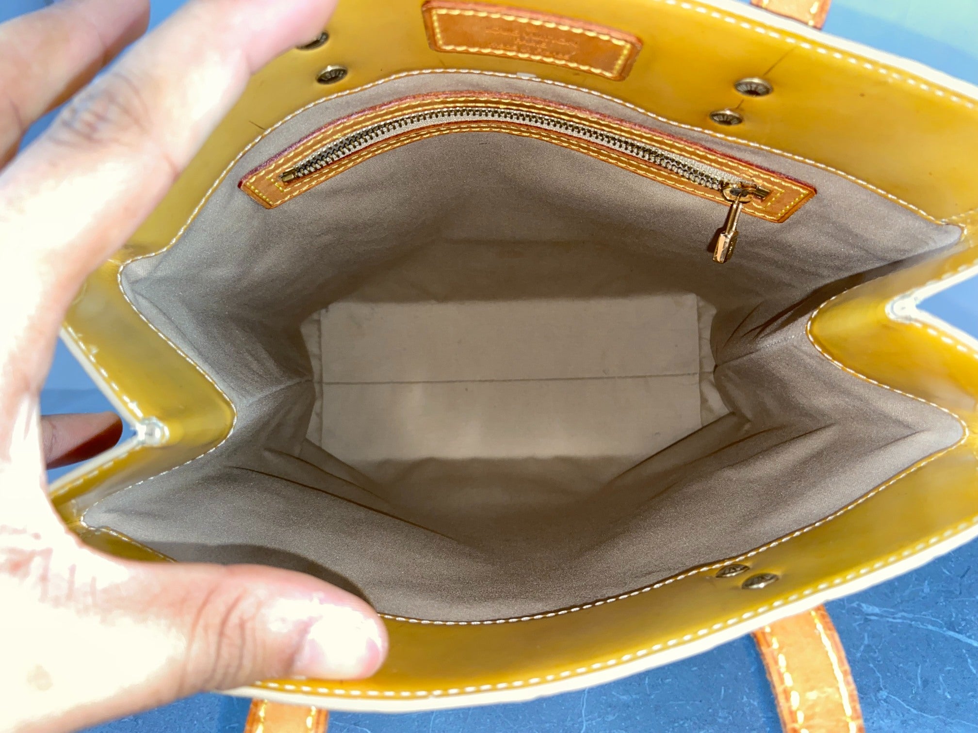 Louis Vuitton Reade MM Yellow Vernis Leather