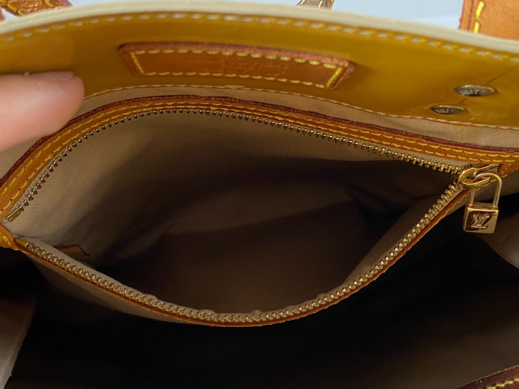 Louis Vuitton Reade MM Yellow Vernis Leather