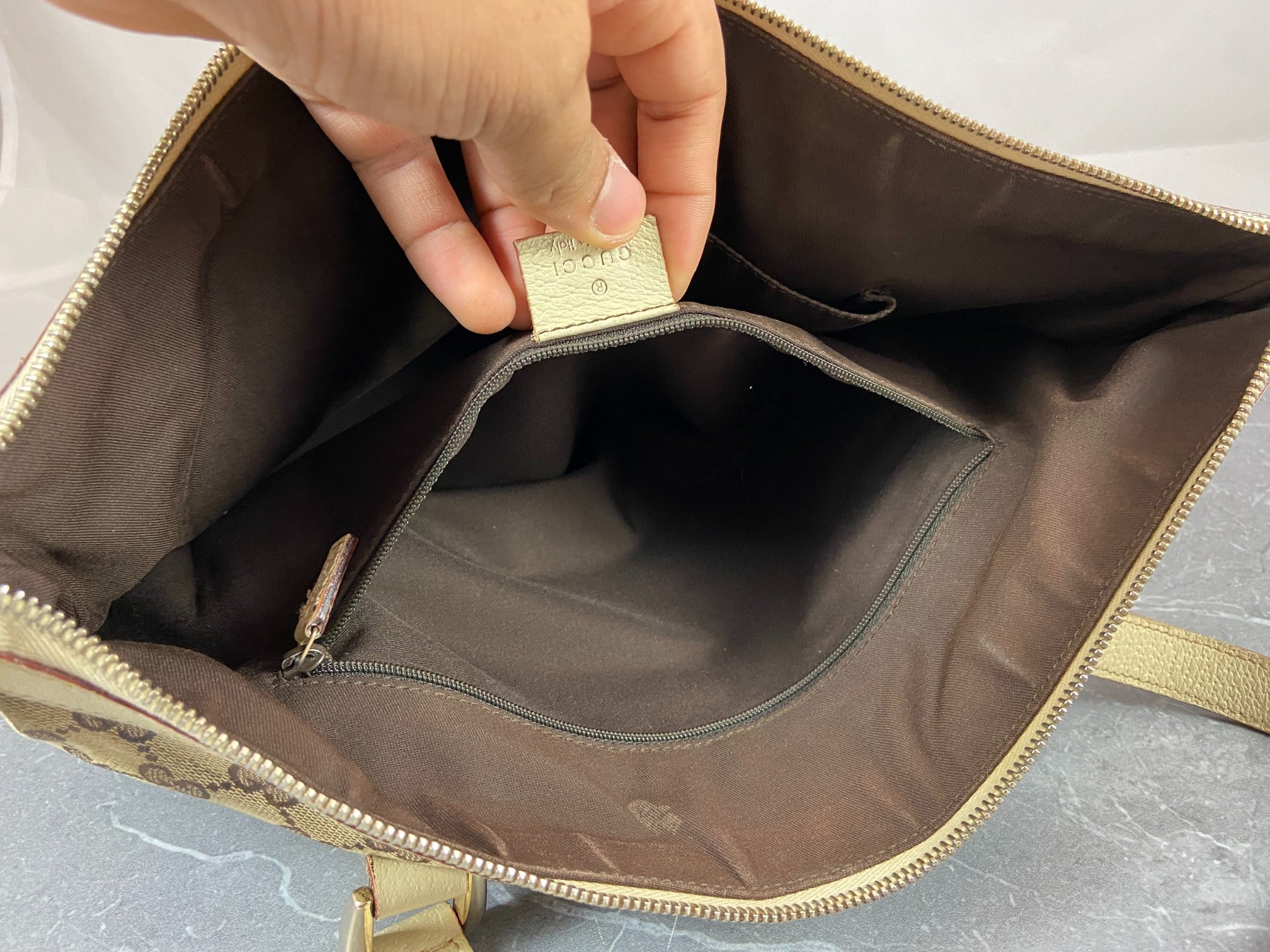 Gucci Abbey Hand / Shopper Bag Grey GG Monogram