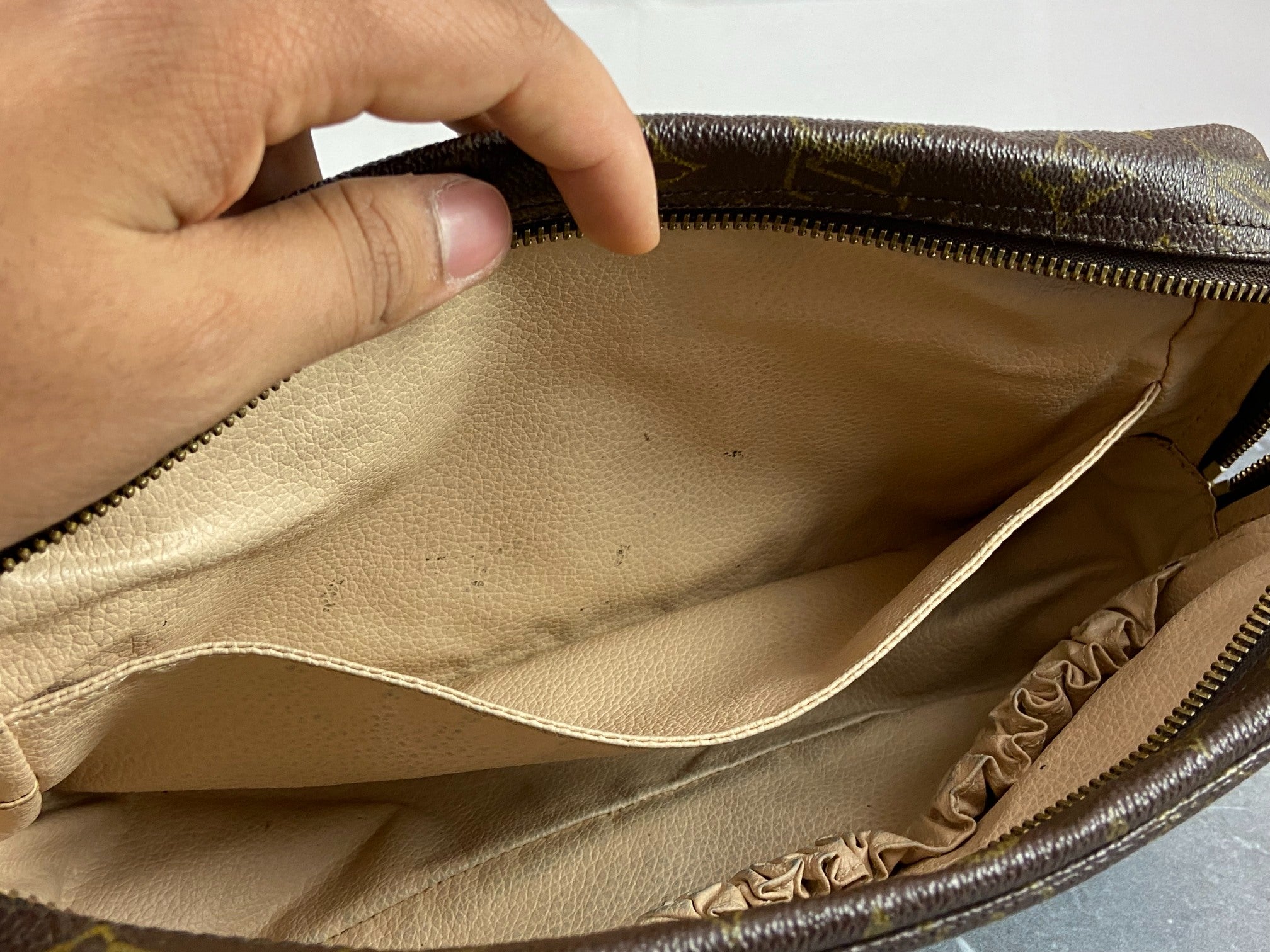 Louis Vuitton Trousse Toilette 28 Monogram Canvas