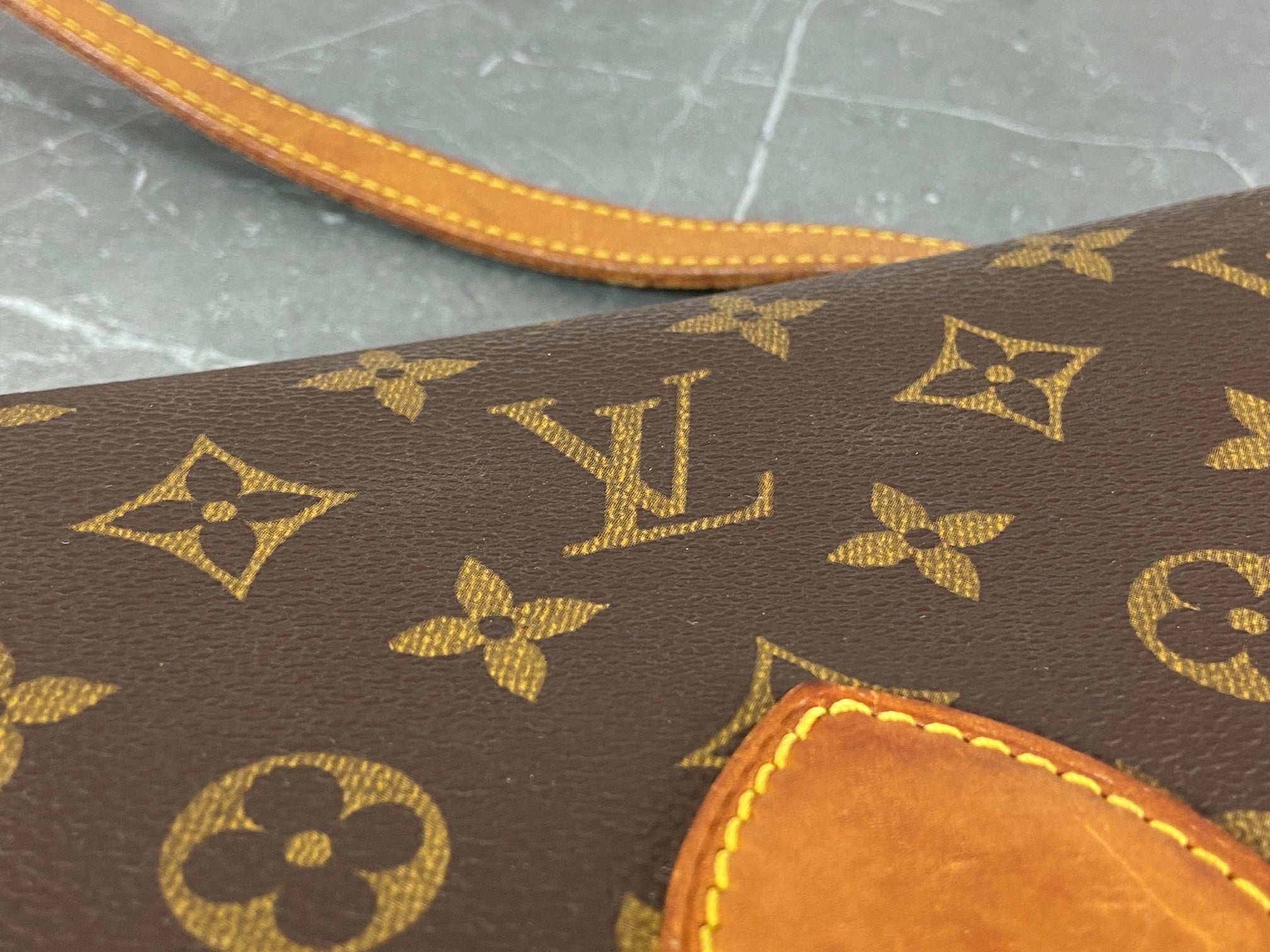 Louis Vuitton Saint Cloud GM Shoulder Bag Monogram Canvas