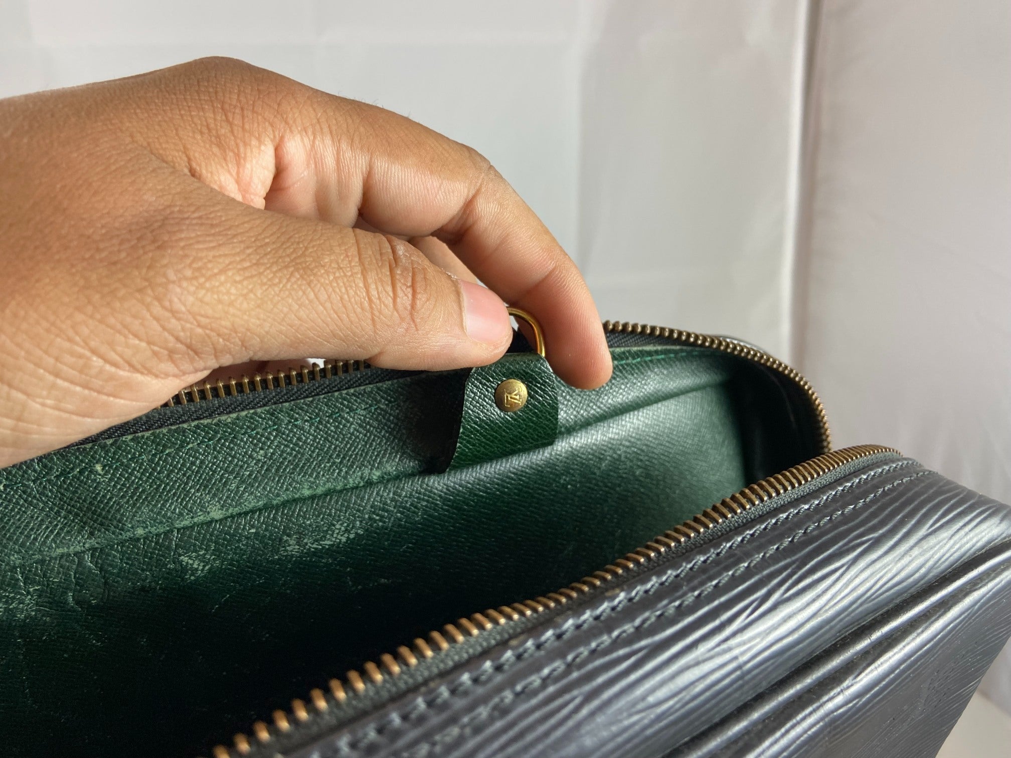 Louis Vuitton Porte Documents Voyage Black Epi Leather