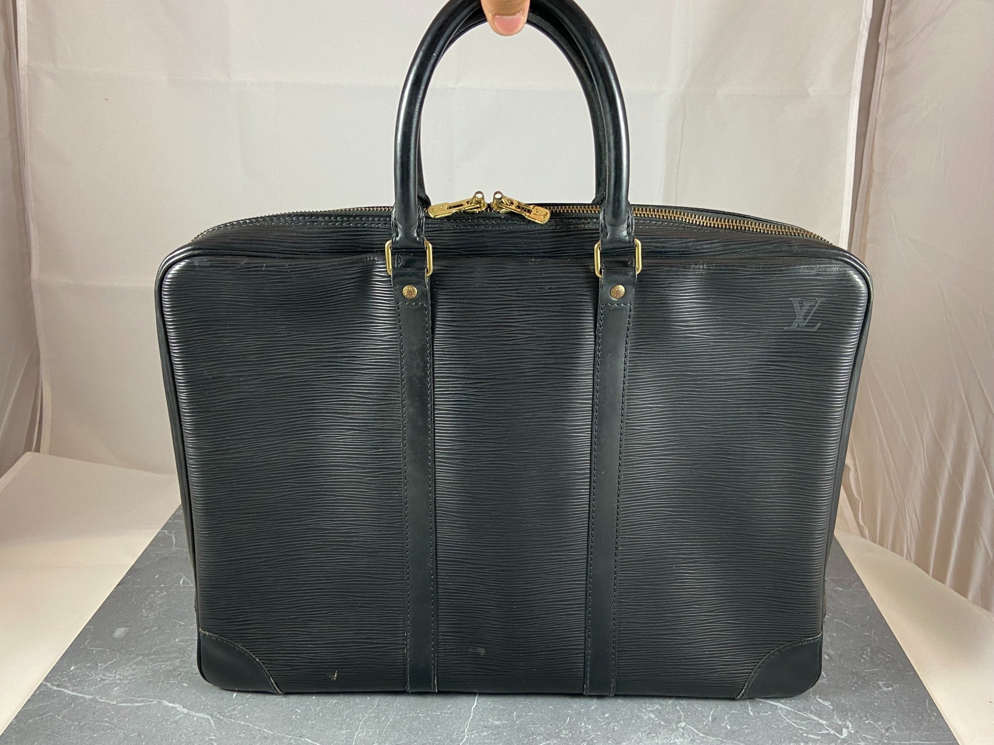 Louis Vuitton Porte Documents Voyage Black Epi Leather