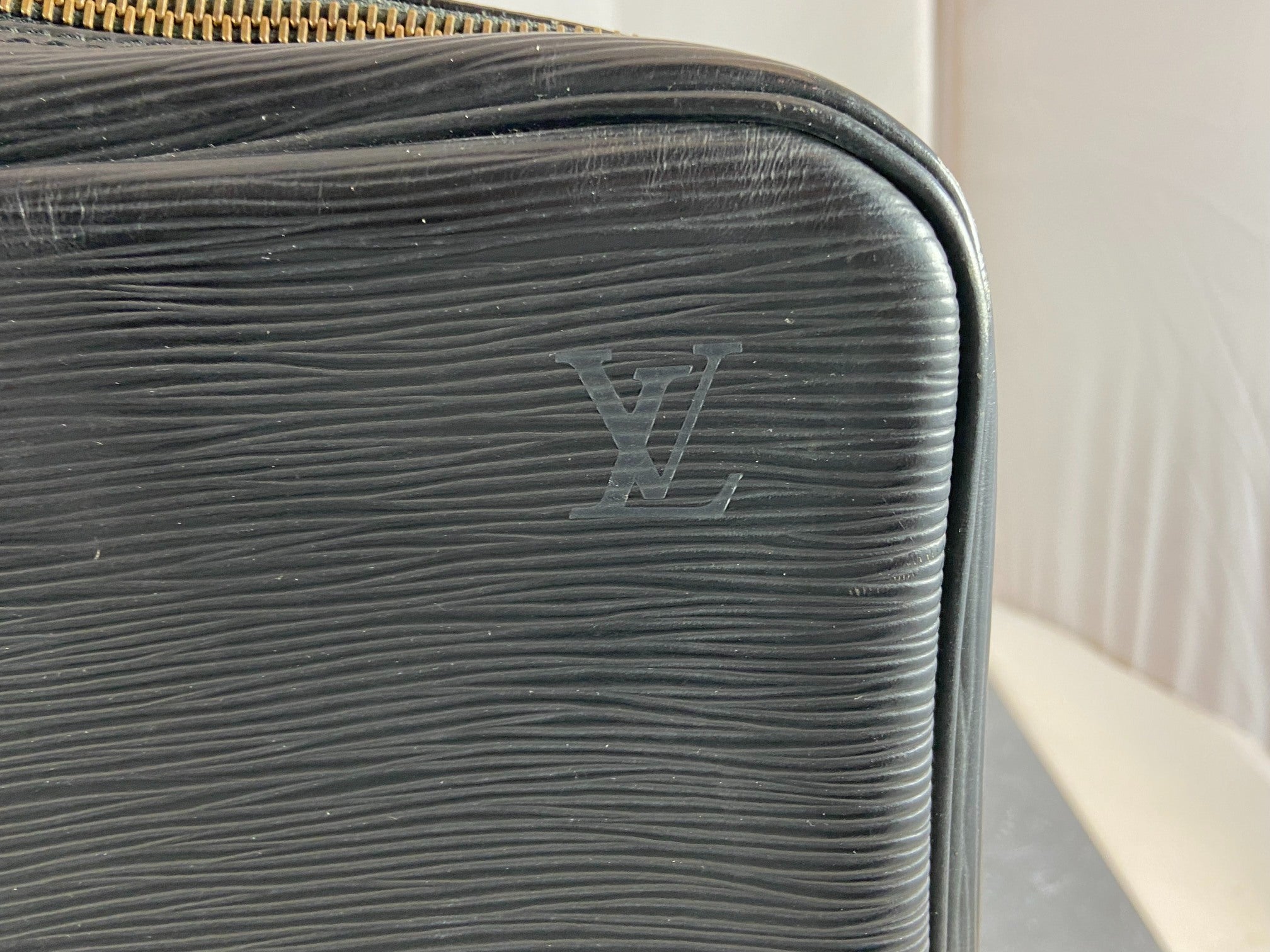Louis Vuitton Porte Documents Voyage Black Epi Leather