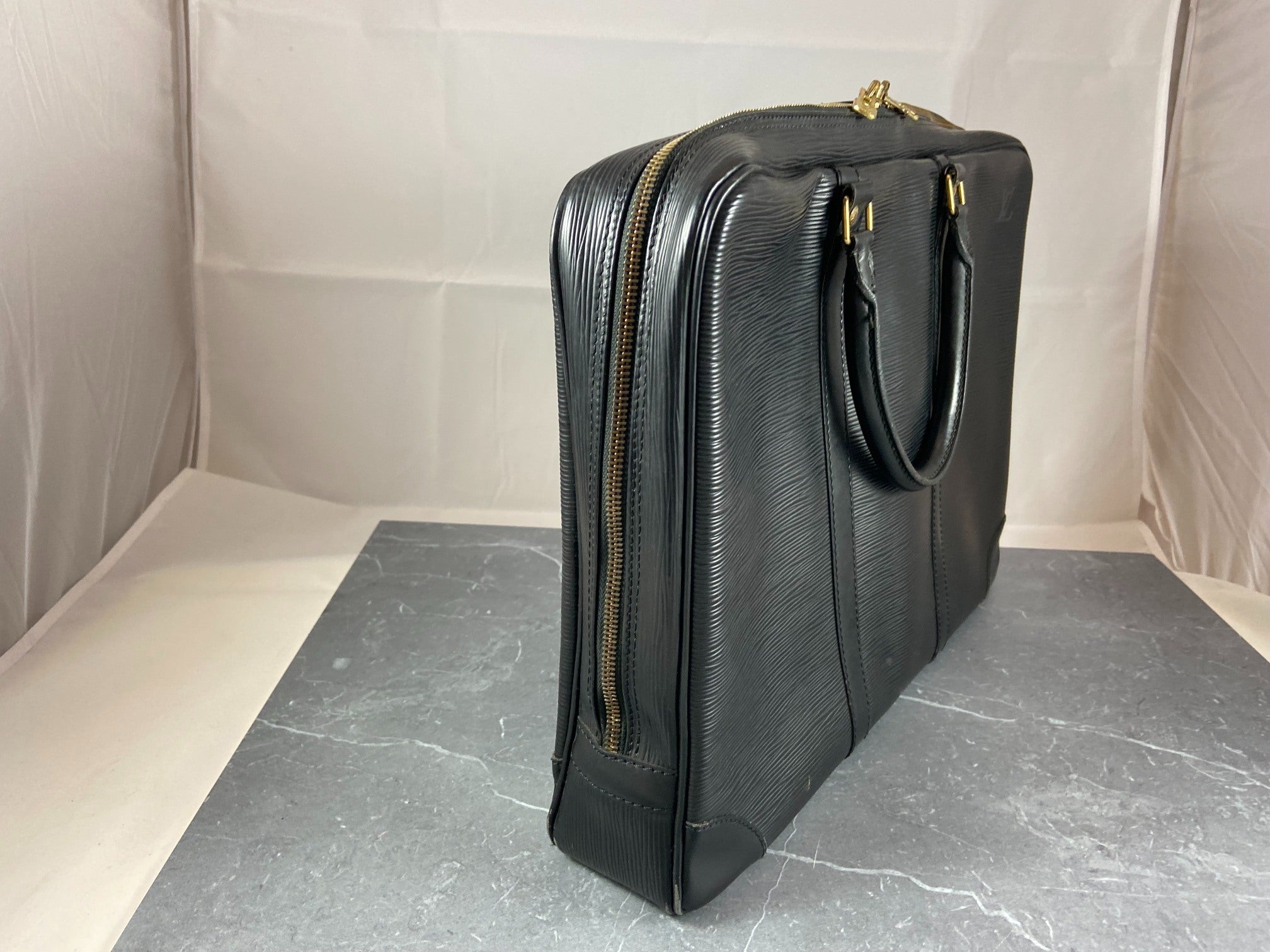 Louis Vuitton Porte Documents Voyage Black Epi Leather