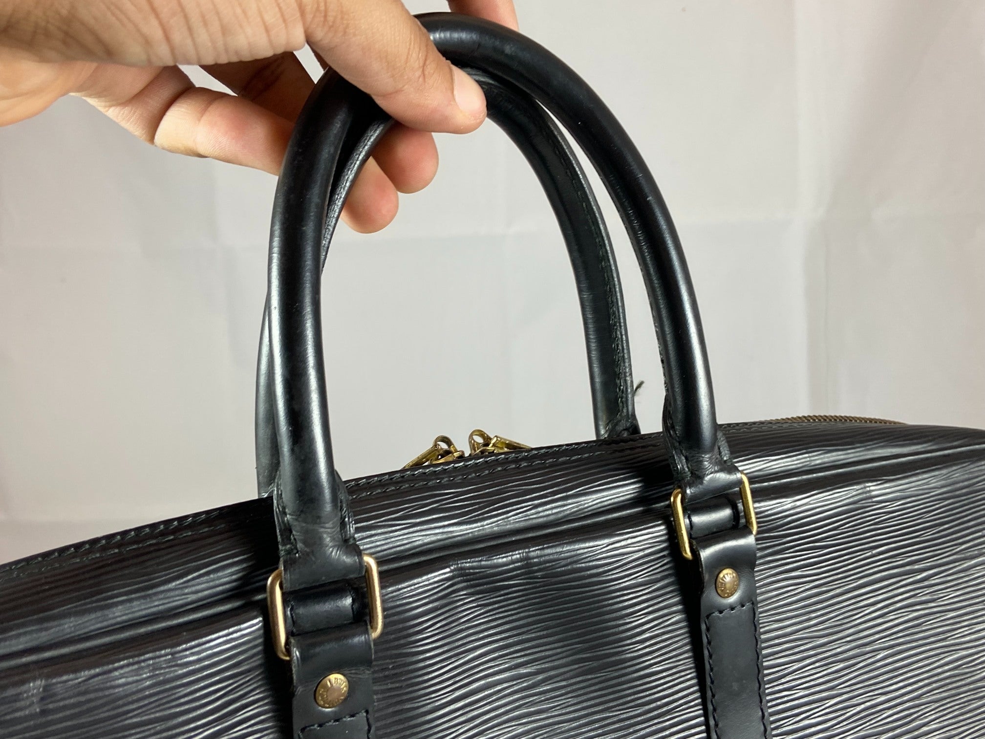 Louis Vuitton Porte Documents Voyage Black Epi Leather