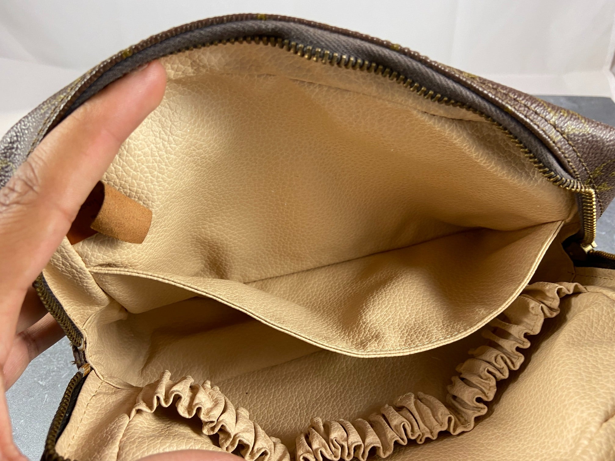 Louis Vuitton Trousse Toilette 23 Monogram Canvas