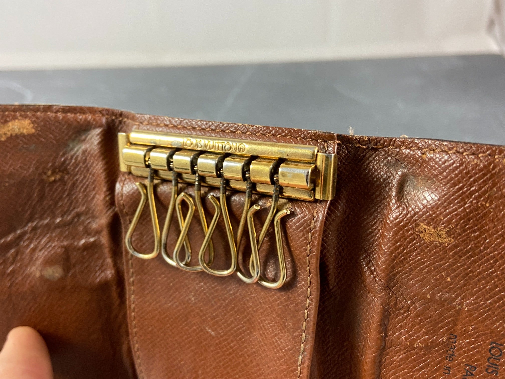 Louis Vuitton 6 Key Holder Monogram Canvas