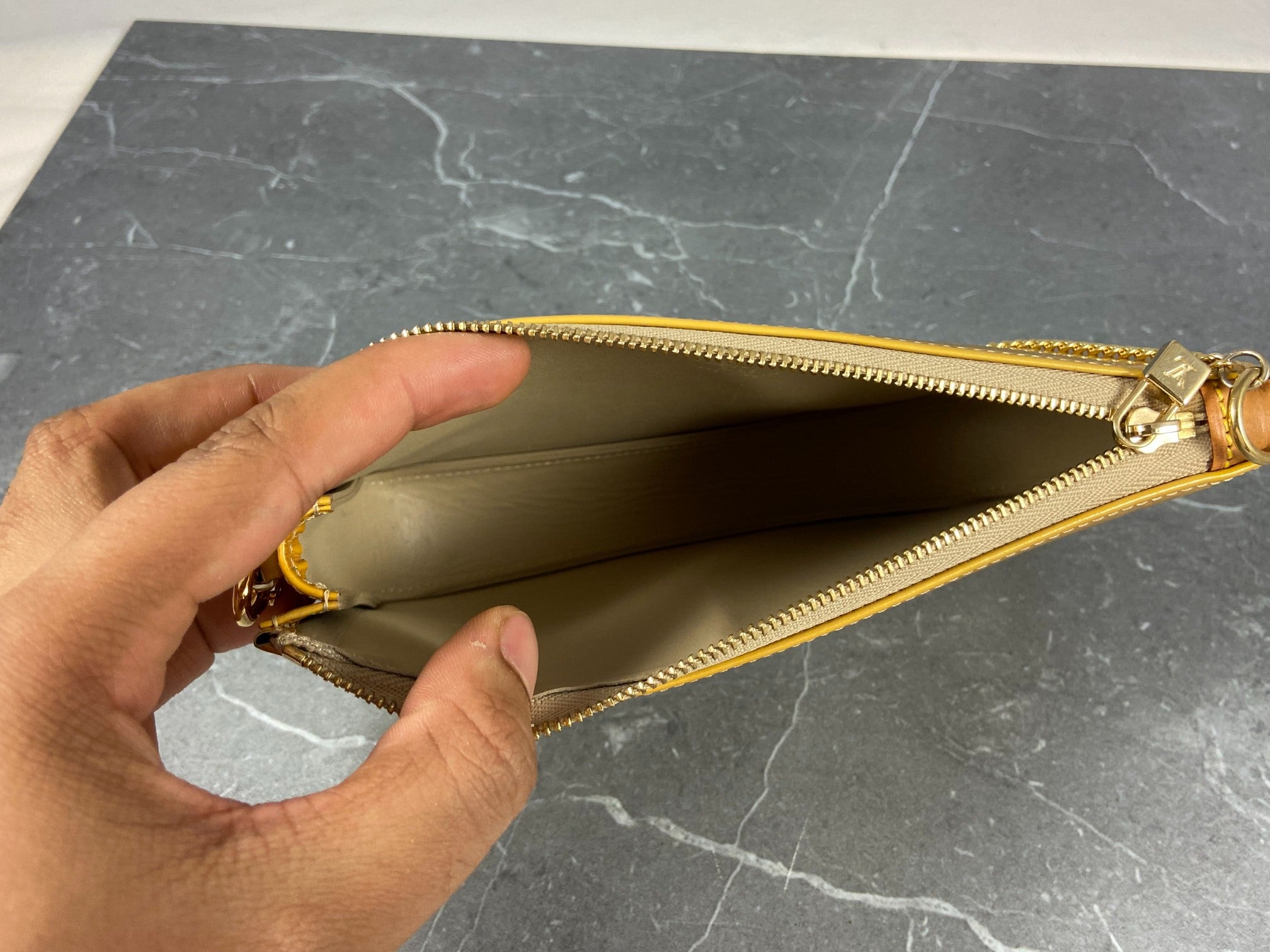 Louis Vuitton Pochette Lexington Yellow Vernis Monogram Leather