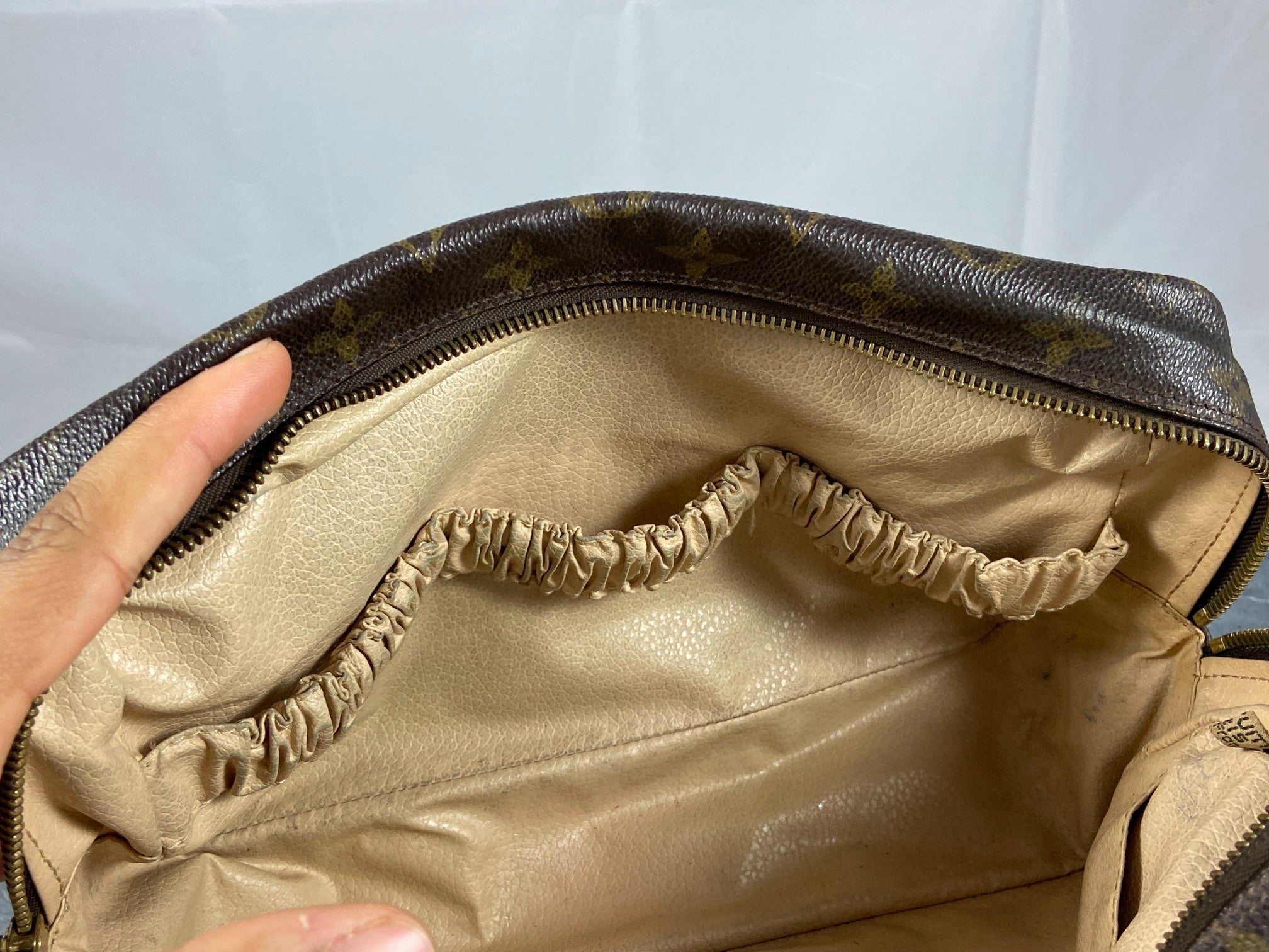 Louis Vuitton Trousse Toilette 28 Monogram Canvas