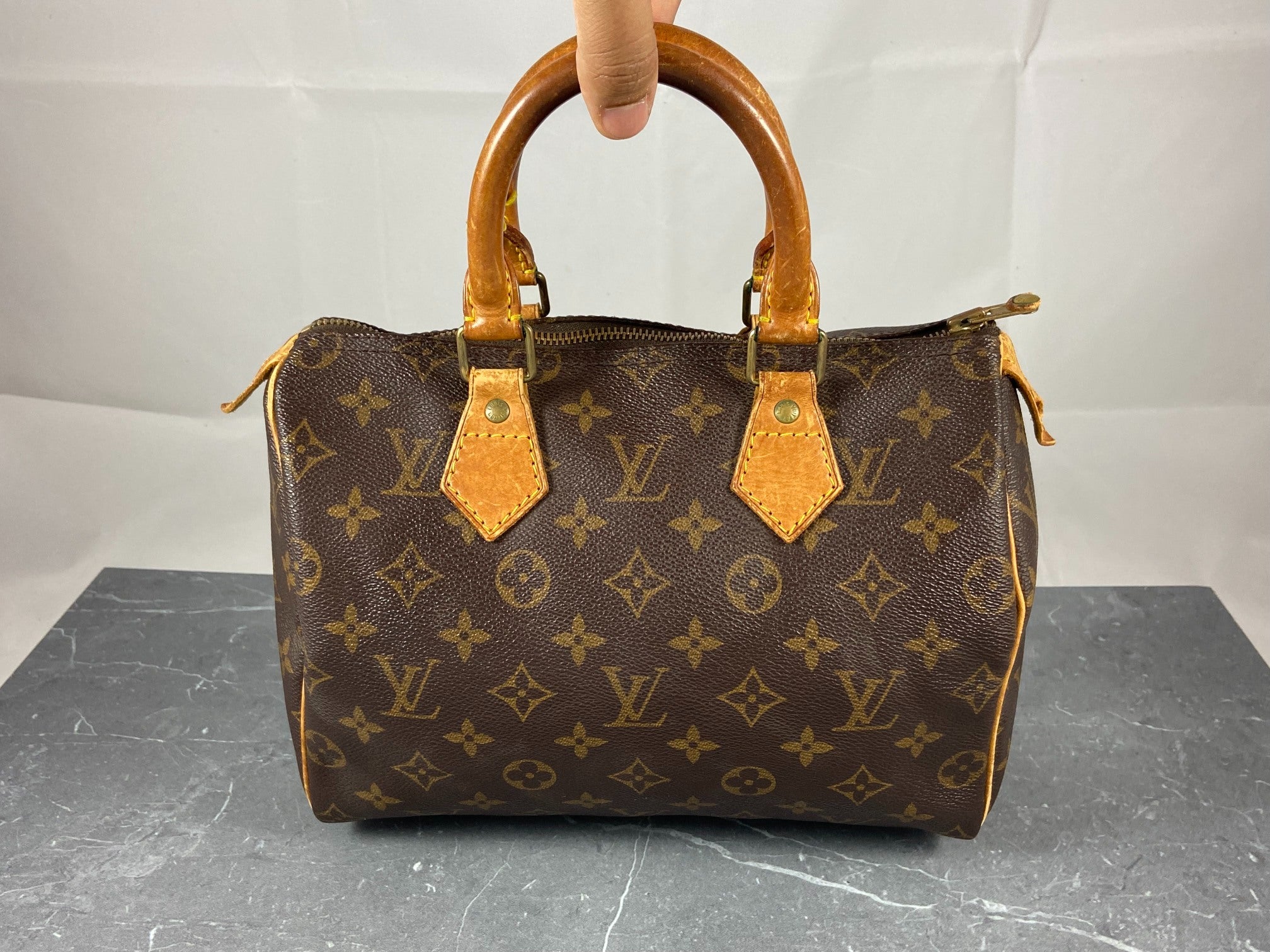 Louis Vuitton Speedy 25 Monogram Canvas