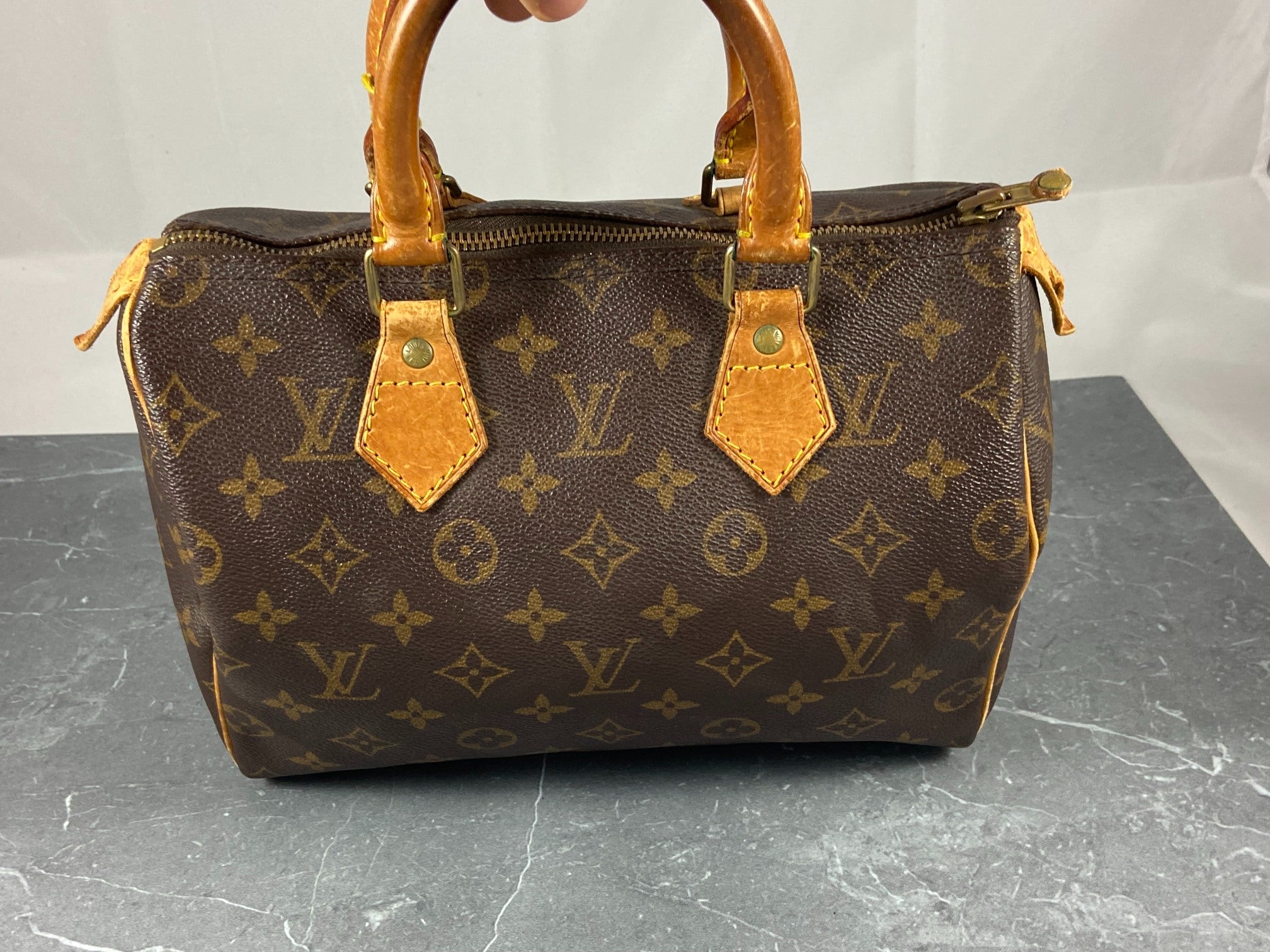 Louis Vuitton Speedy 25 Monogram Canvas