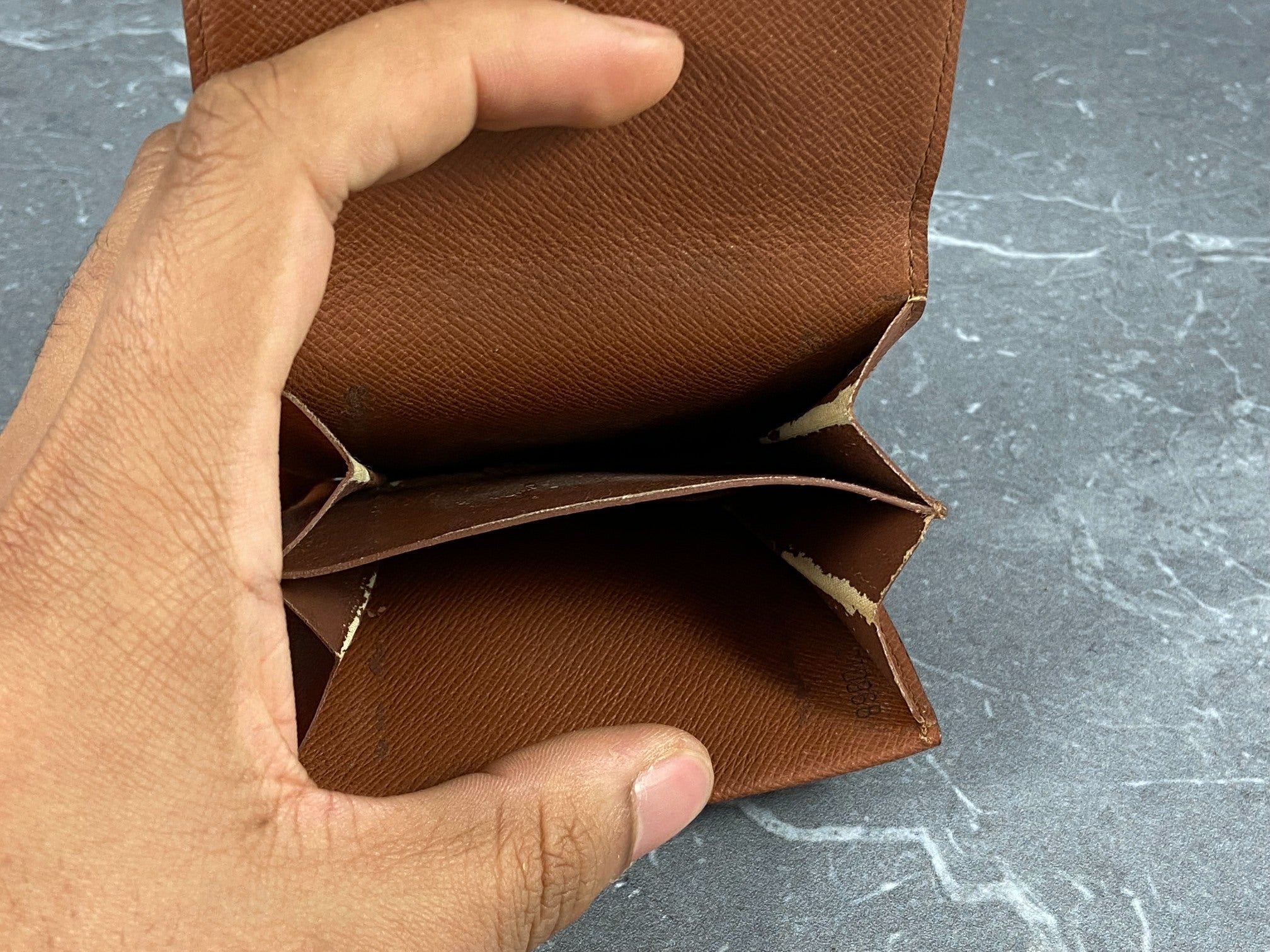 Louis Vuitton Coin Portemonnaie Gousset Monogram Canvas