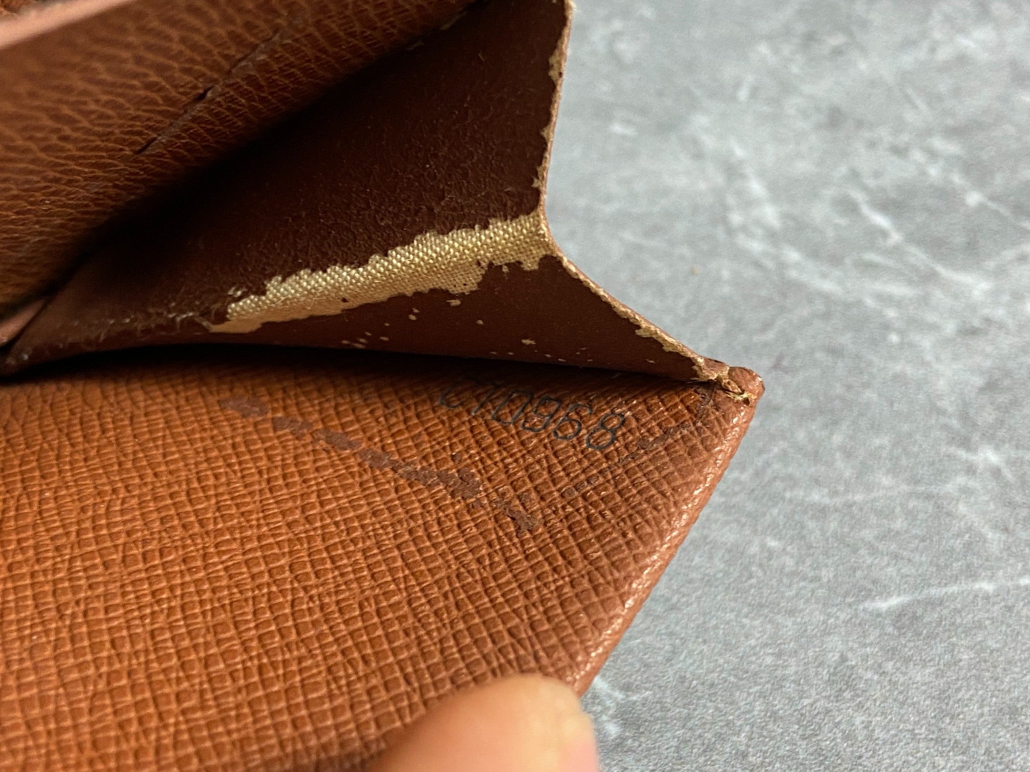 Louis Vuitton Coin Portemonnaie Gousset Monogram Canvas