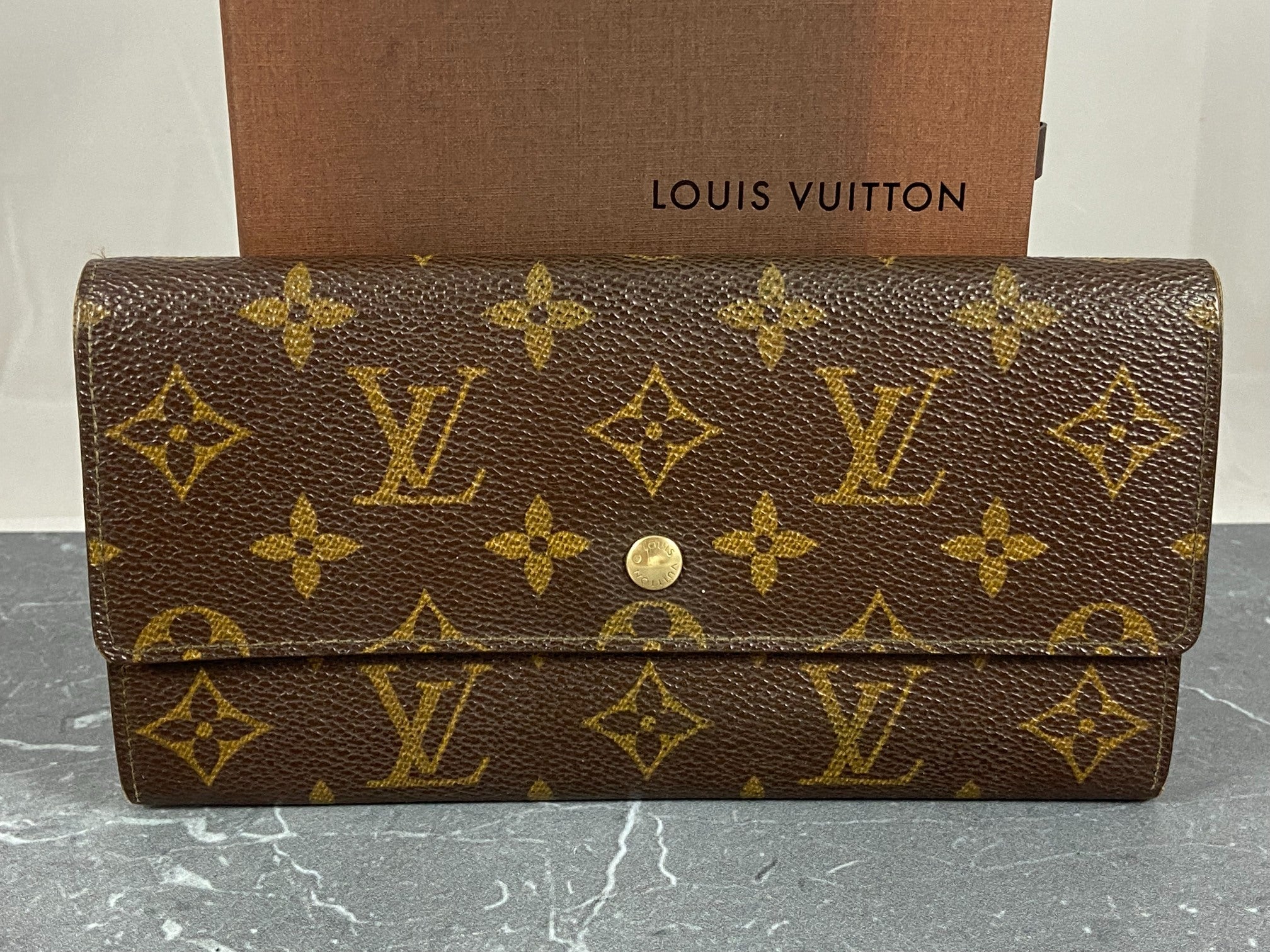 Louis Vuitton Sarah Wallet Monogram Canvas incl. Box