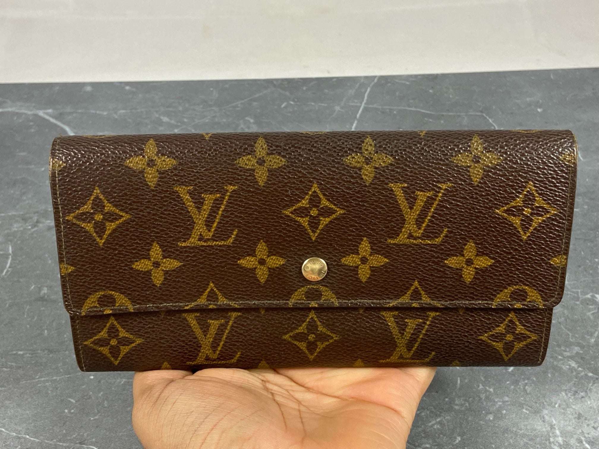 Louis Vuitton Sarah Wallet Monogram Canvas incl. Box