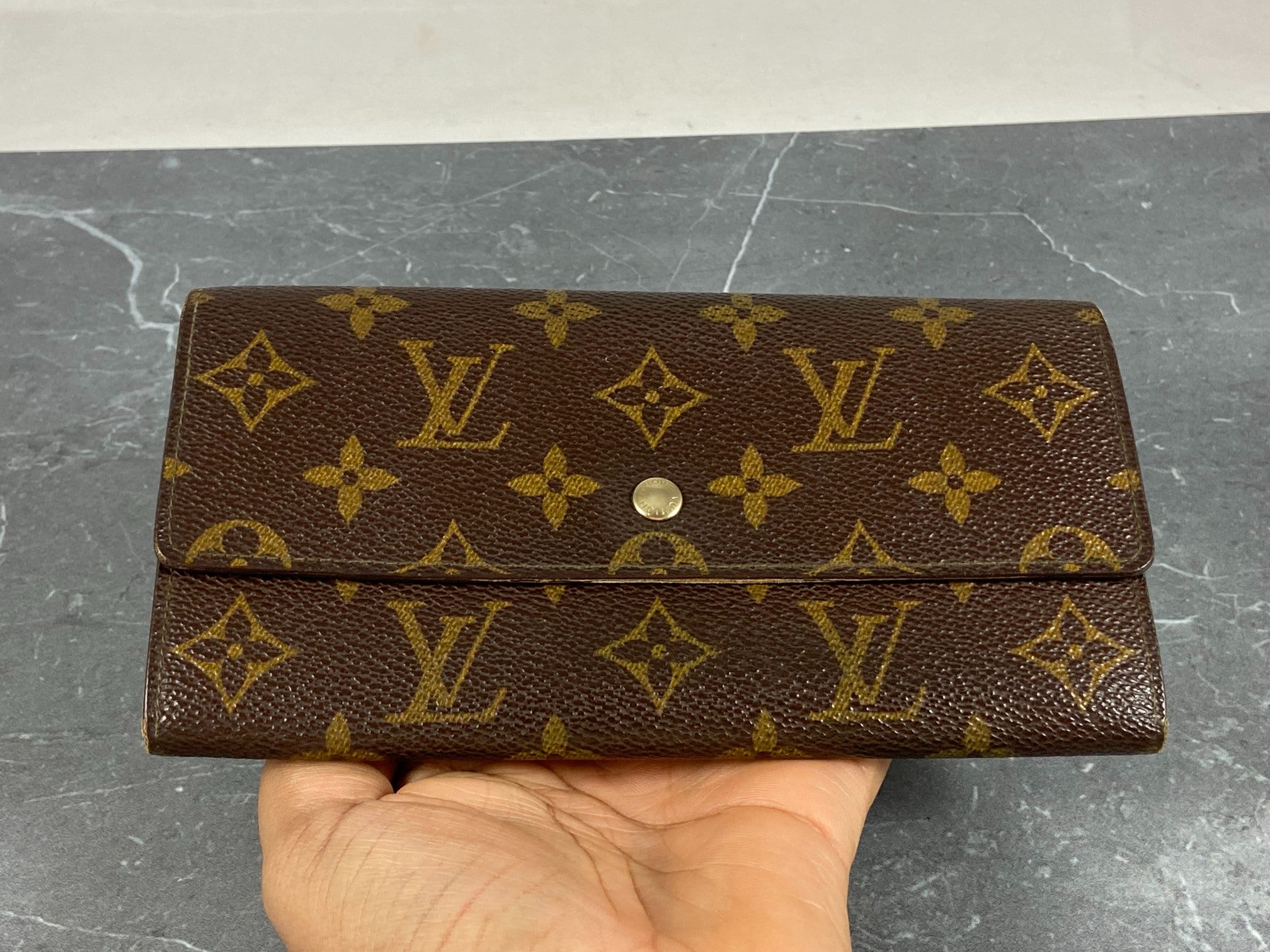 Louis Vuitton Sarah Wallet Monogram Canvas incl. Box