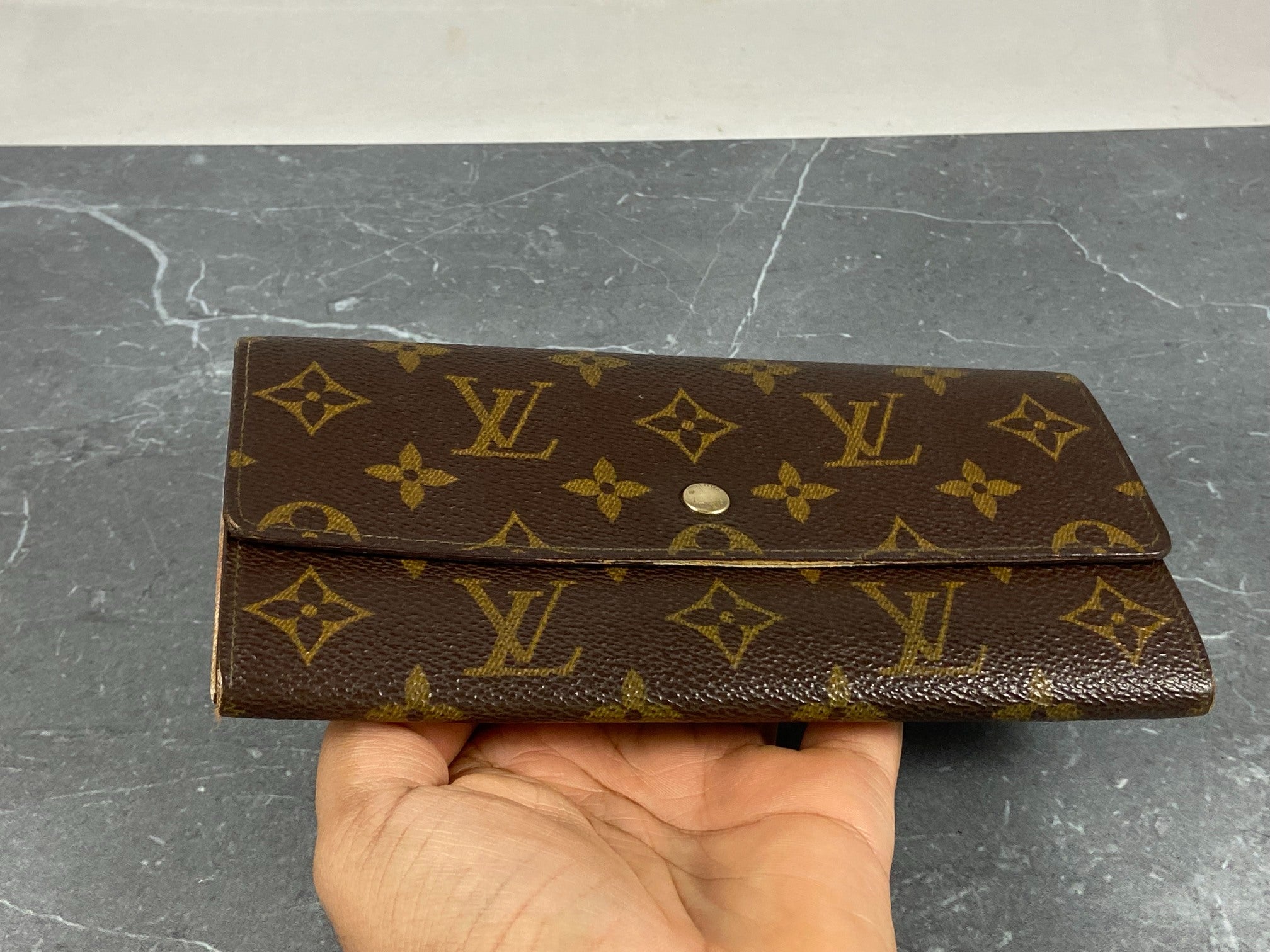 Louis Vuitton Sarah Wallet Monogram Canvas incl. Box