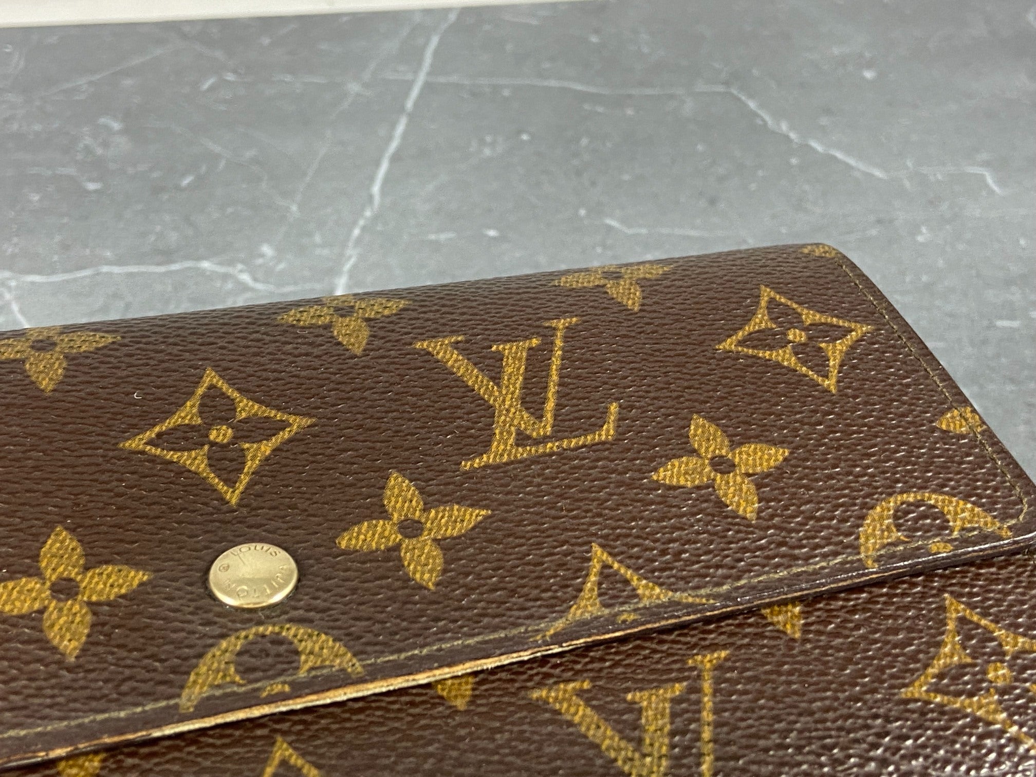 Louis Vuitton Sarah Wallet Monogram Canvas incl. Box