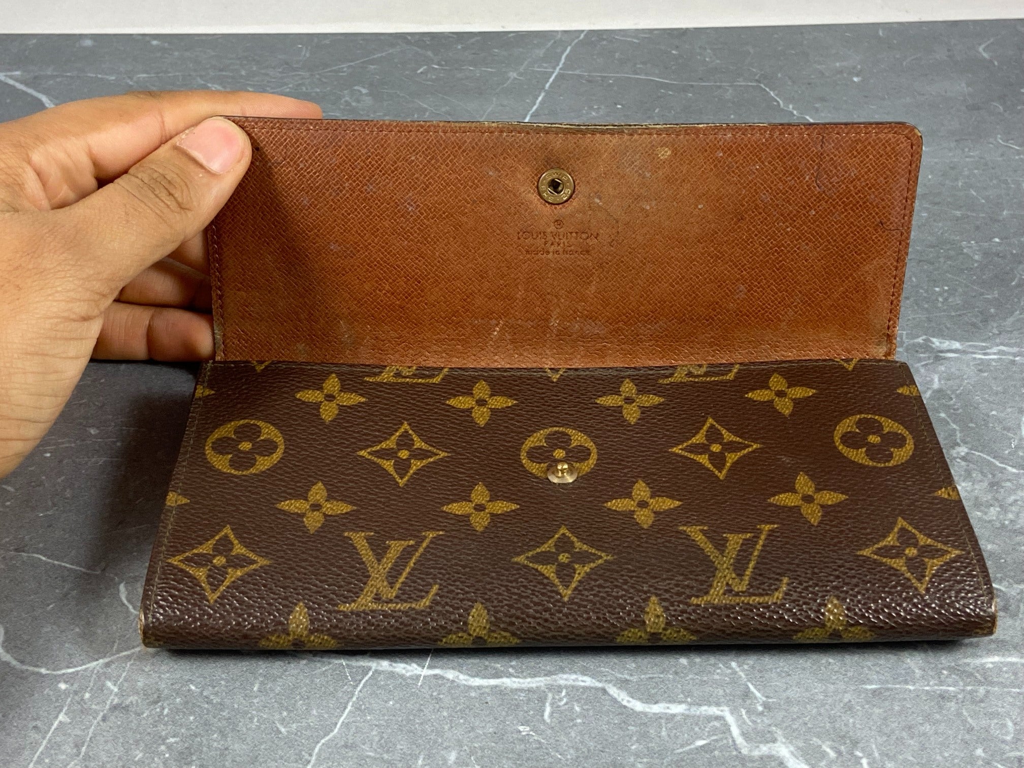 Louis Vuitton Sarah Wallet Monogram Canvas incl. Box