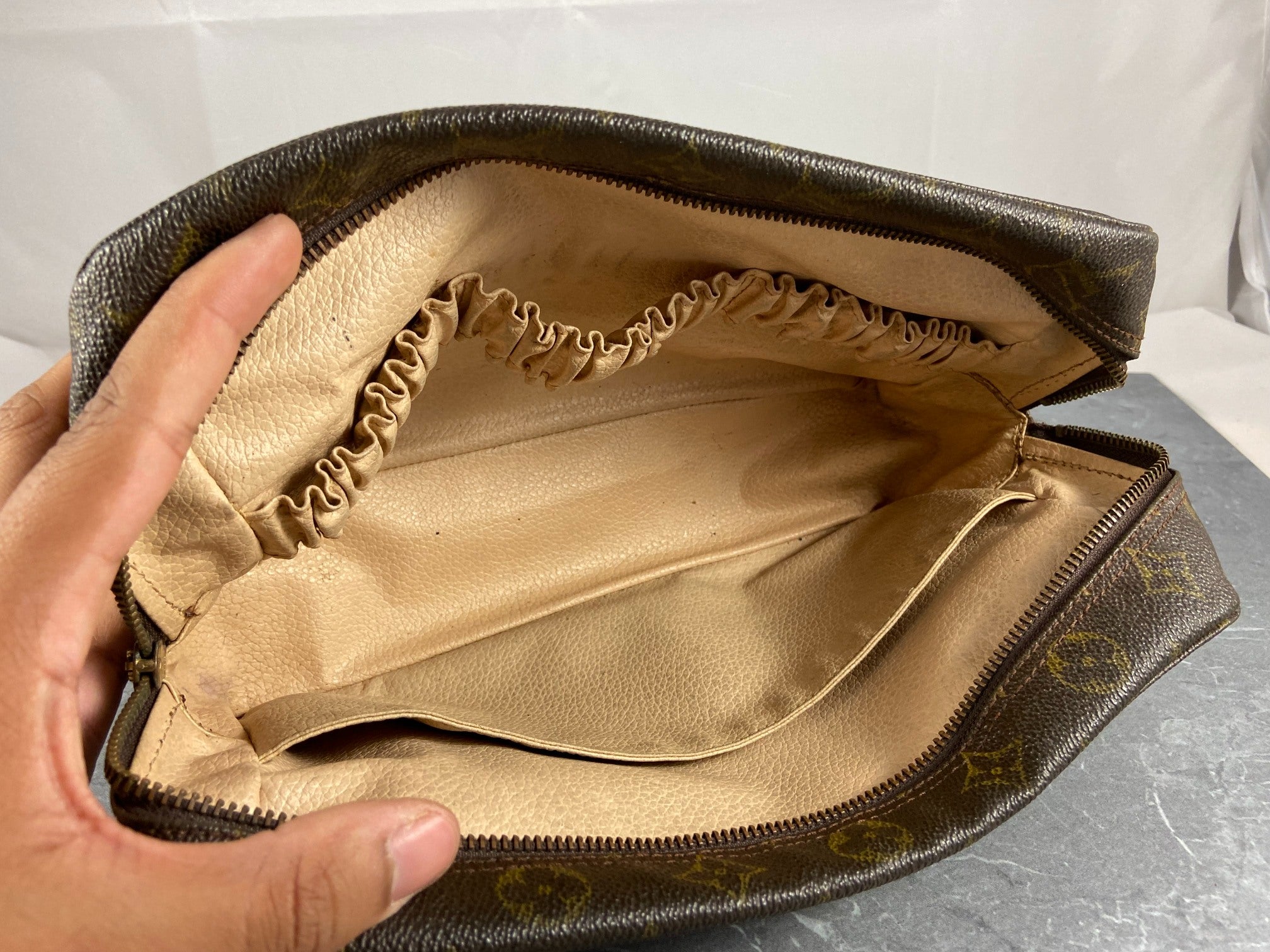 Louis Vuitton Trousse Toilette 28 Monogram Canvas