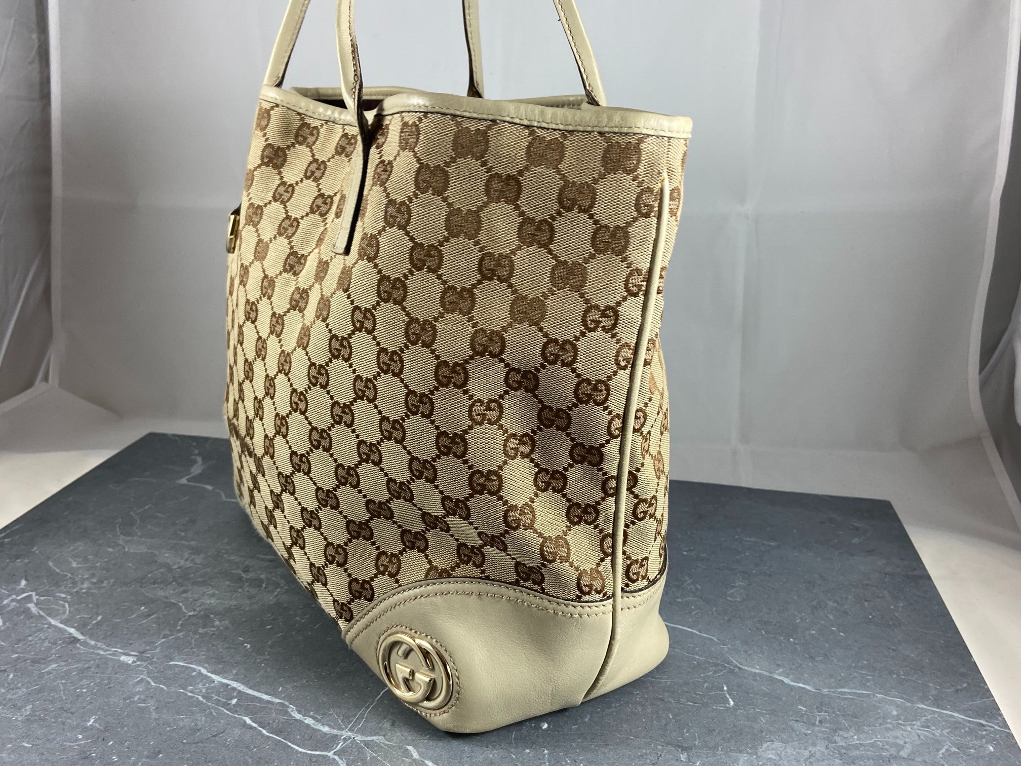 Gucci Hand / Tote Bag Beige GG Monogram
