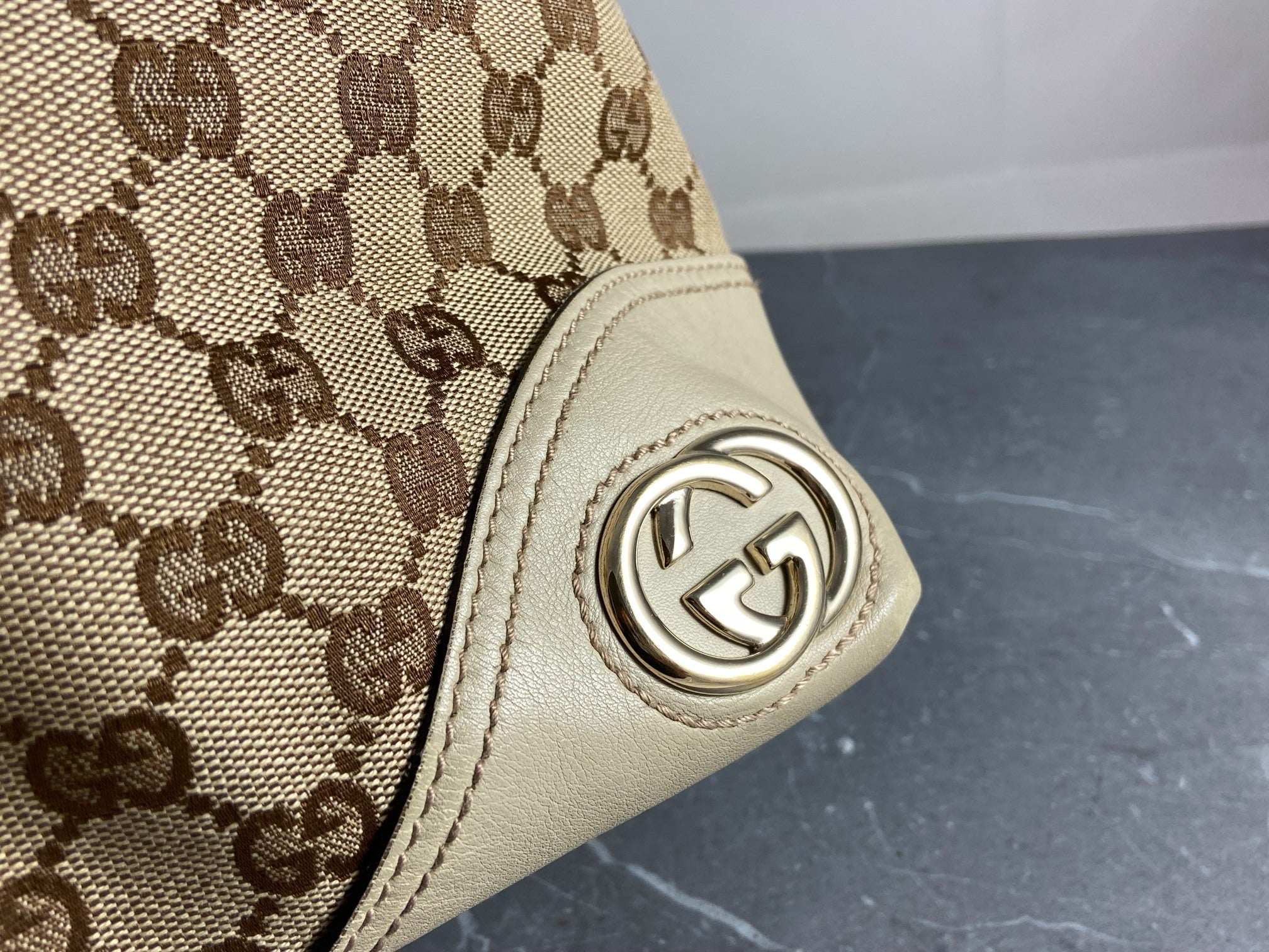Gucci Hand / Tote Bag Beige GG Monogram