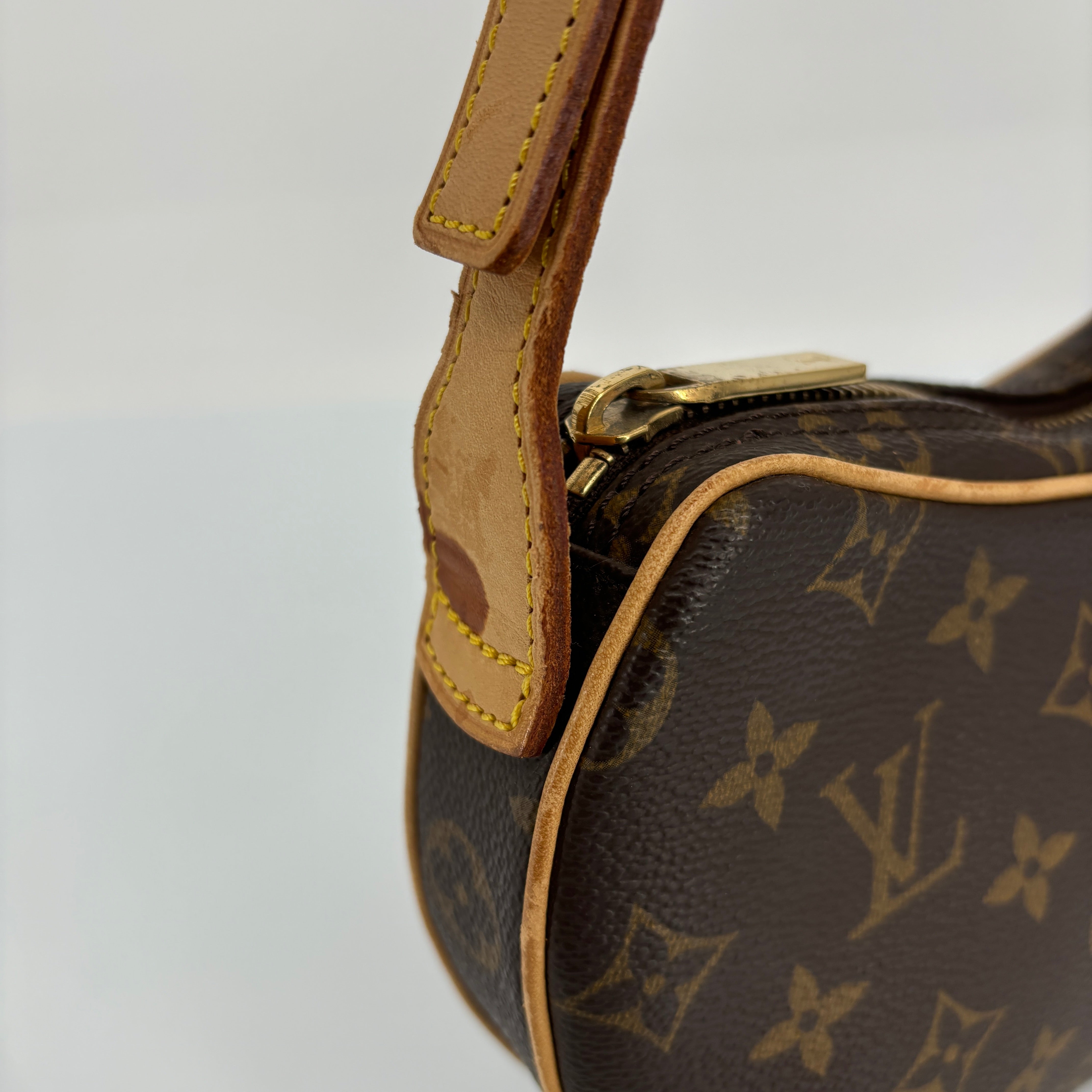 Louis Vuitton Croissant PM Hobo Bag Monogram Canvas