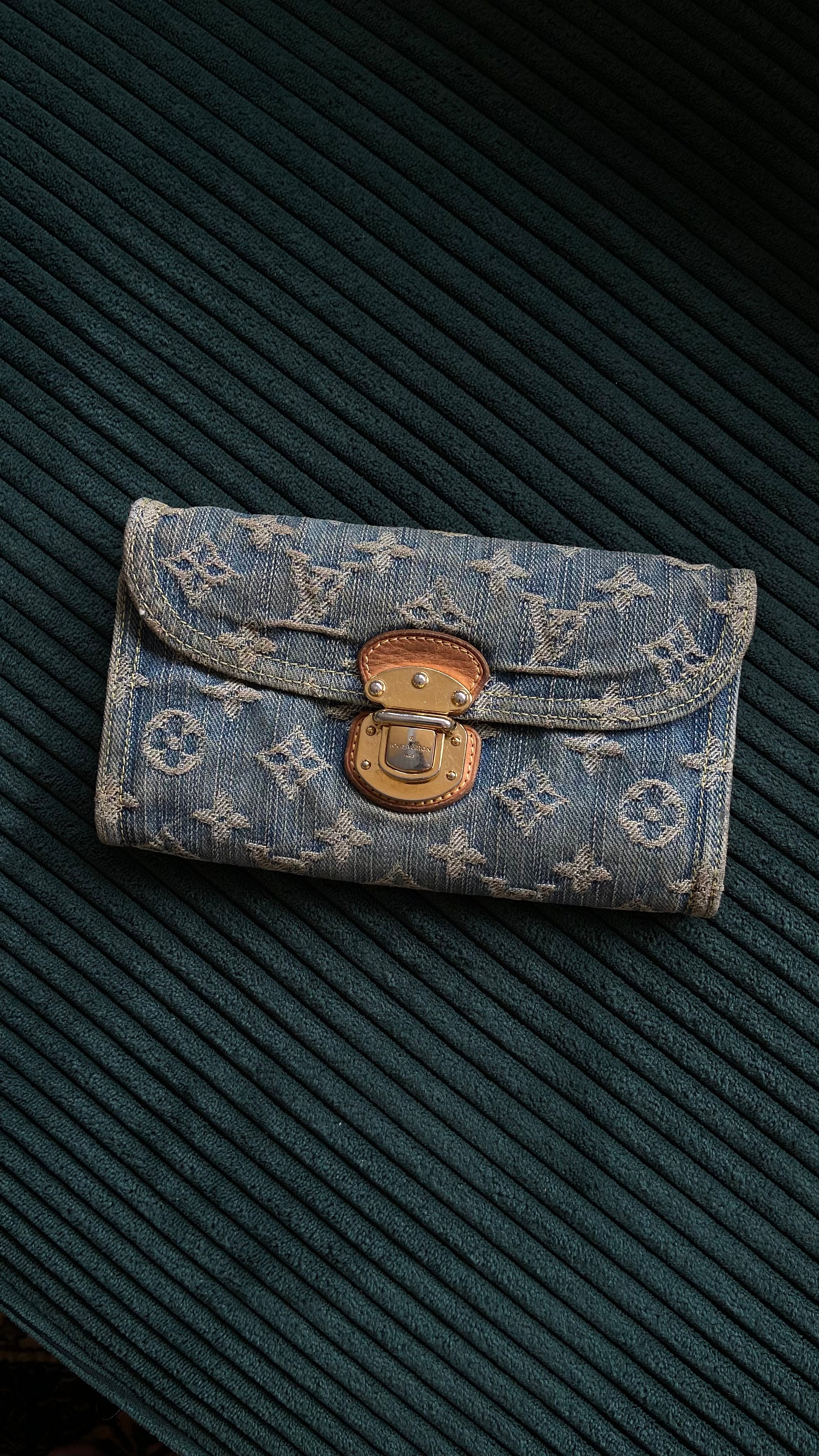 Louis Vuitton Amelia Wallet Monogram Blue