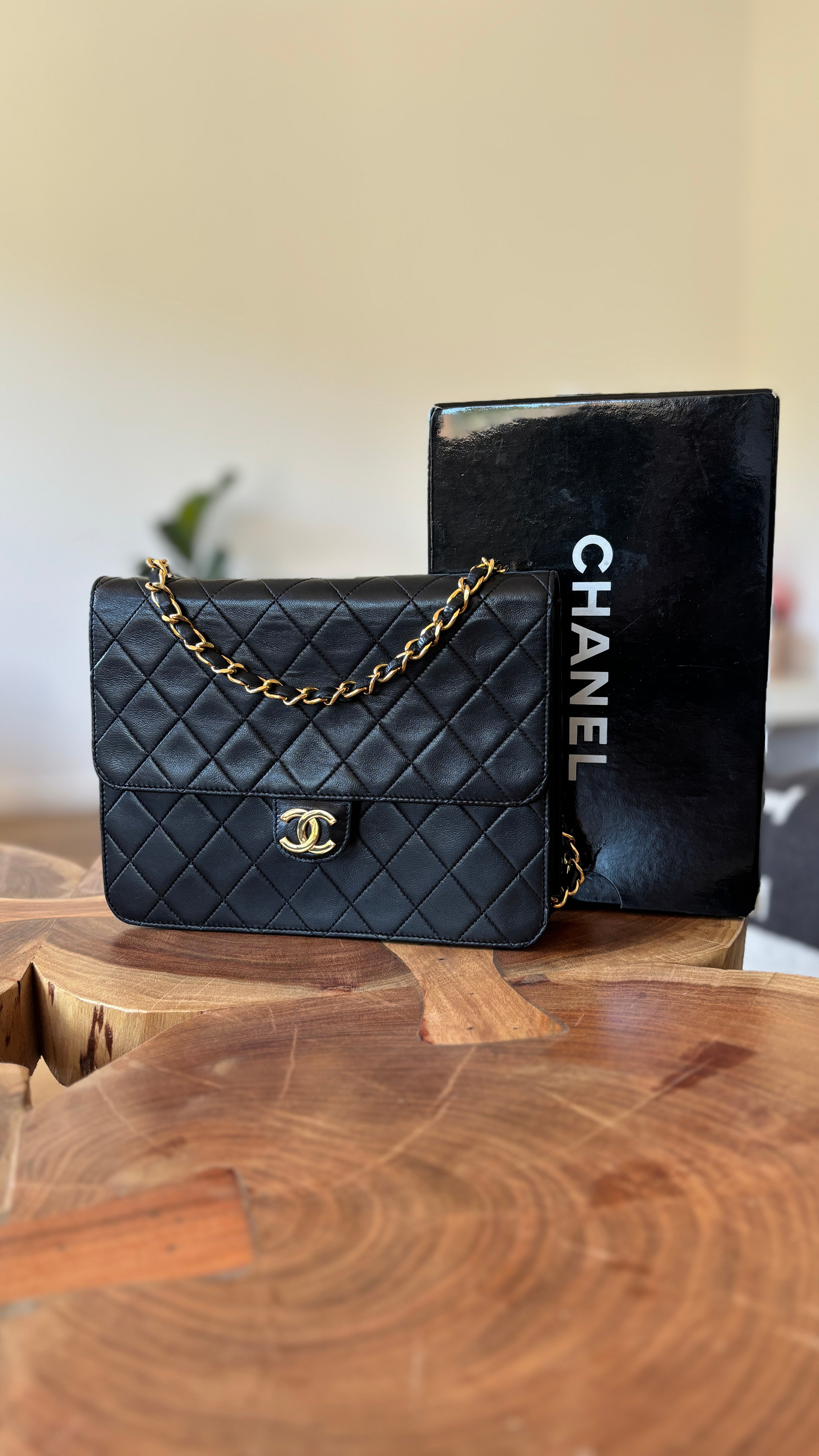 Chanel Single Flap Bag Push-Lock Black Matelassé Leather incl. Box