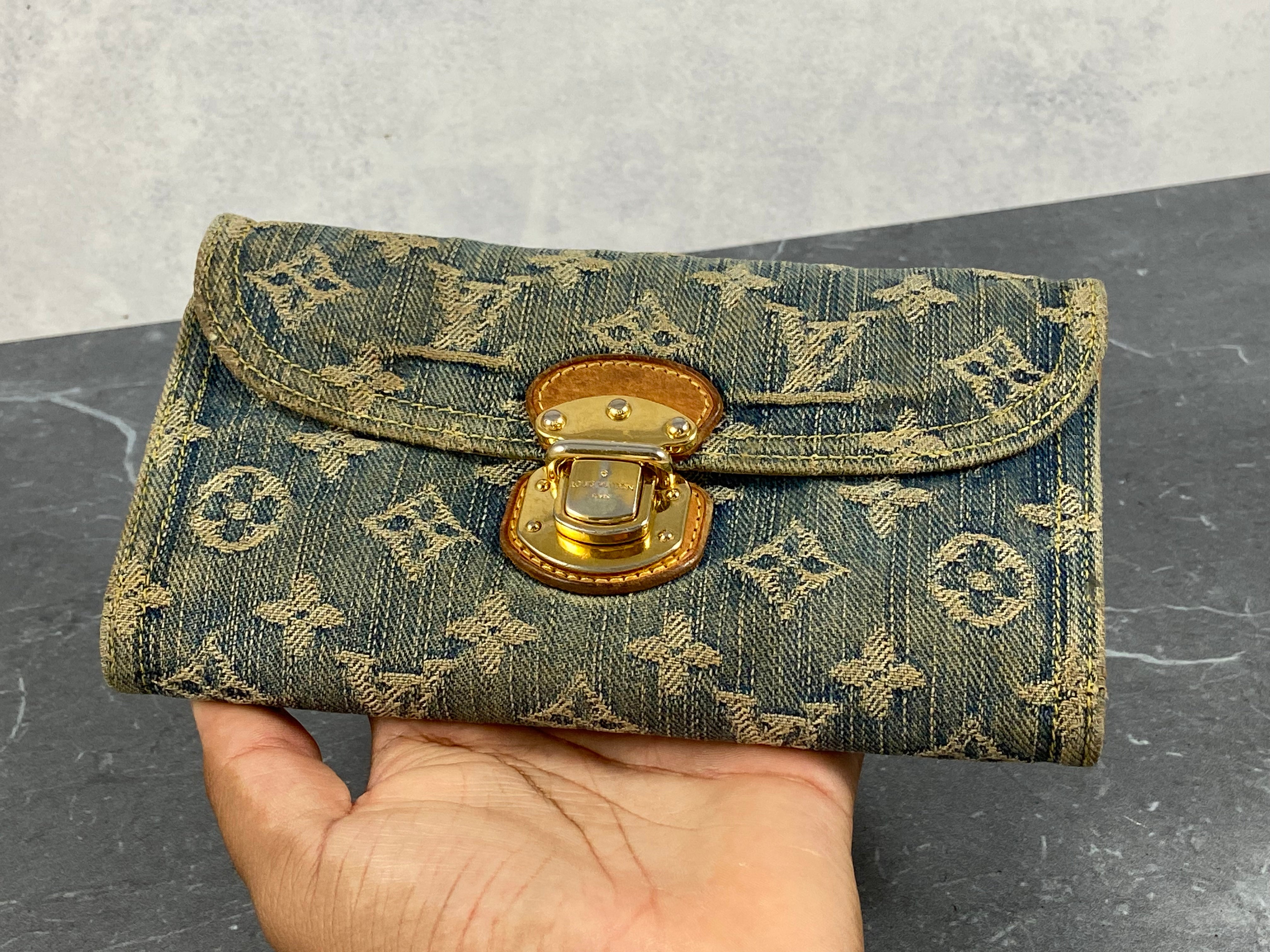 Louis Vuitton Amelia Wallet Monogram Blue