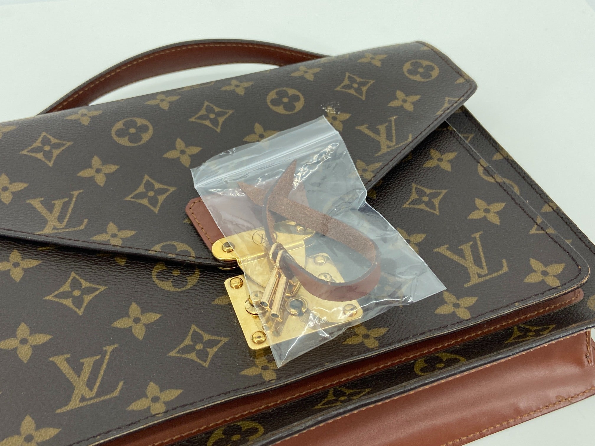 Louis Vuitton Monceau 28 Monogram Canvas