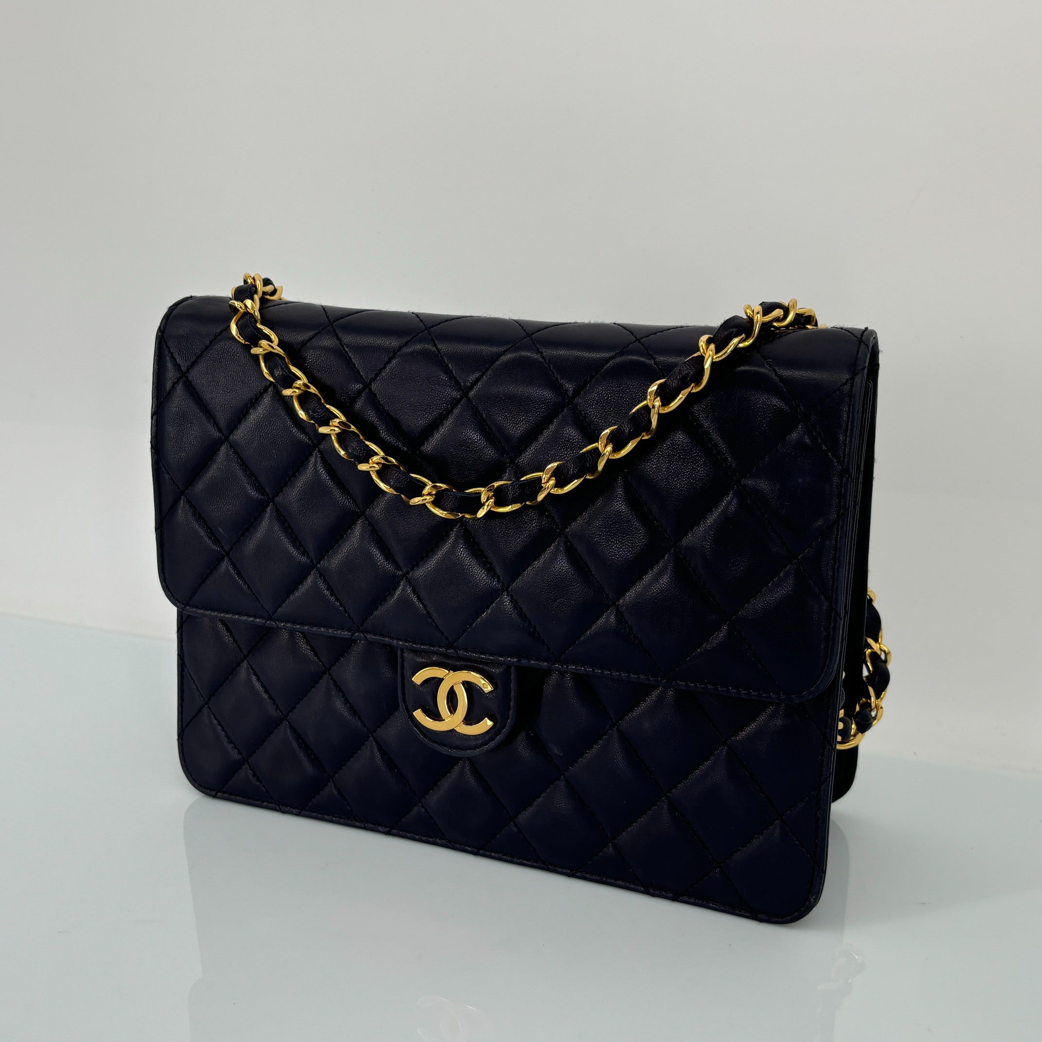 Chanel Single Flap Bag Push-Lock Navy Matelassé Leather incl. Dustbag