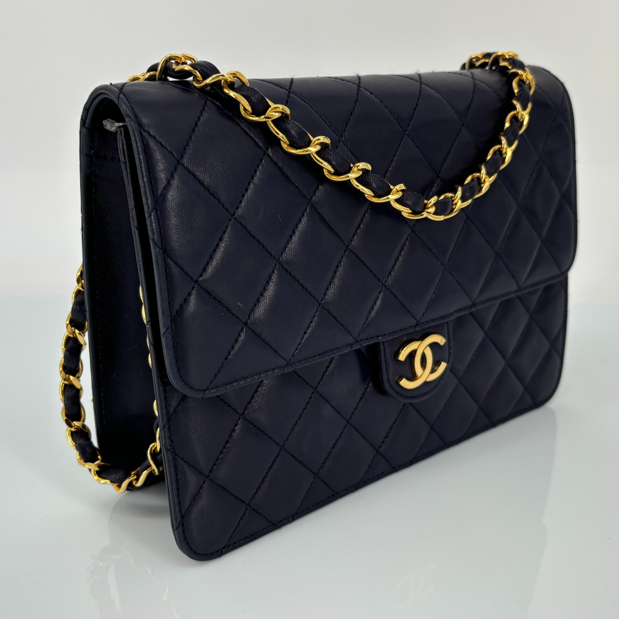 Chanel Single Flap Bag Push-Lock Navy Matelassé Leather incl. Dustbag