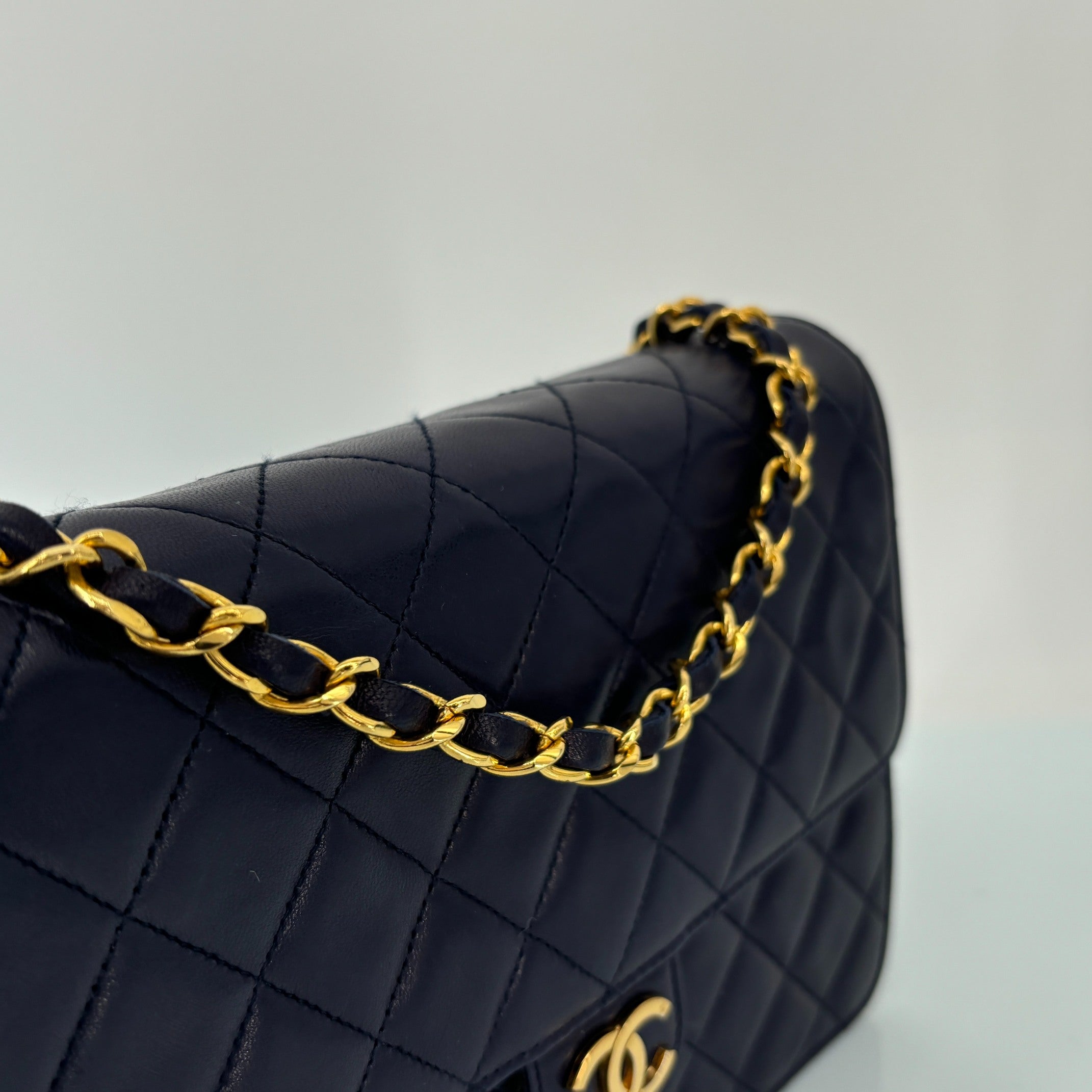 Chanel Single Flap Bag Push-Lock Navy Matelassé Leather incl. Dustbag