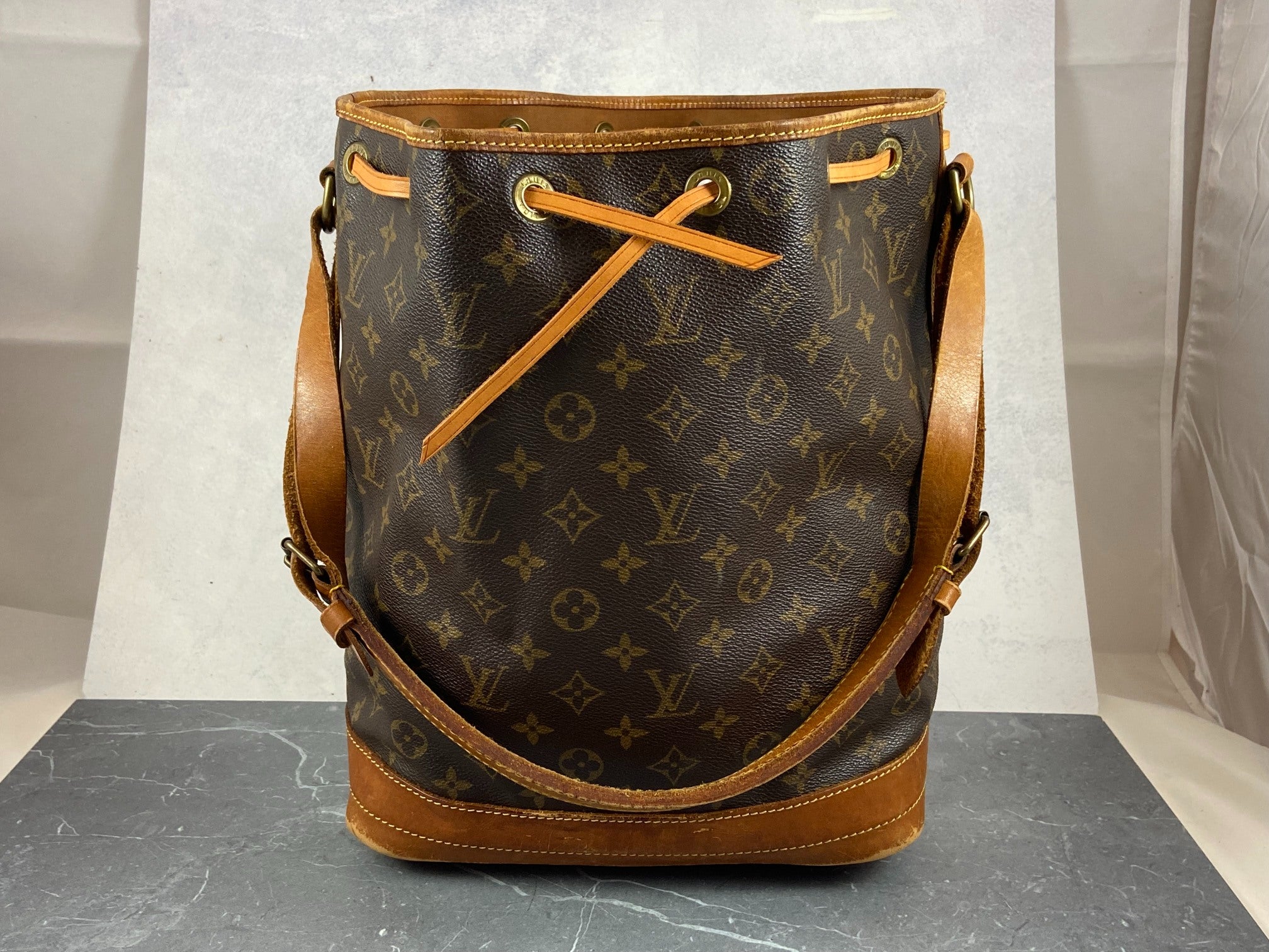 Louis Vuitton Sac Noé Grand Monogram Canvas