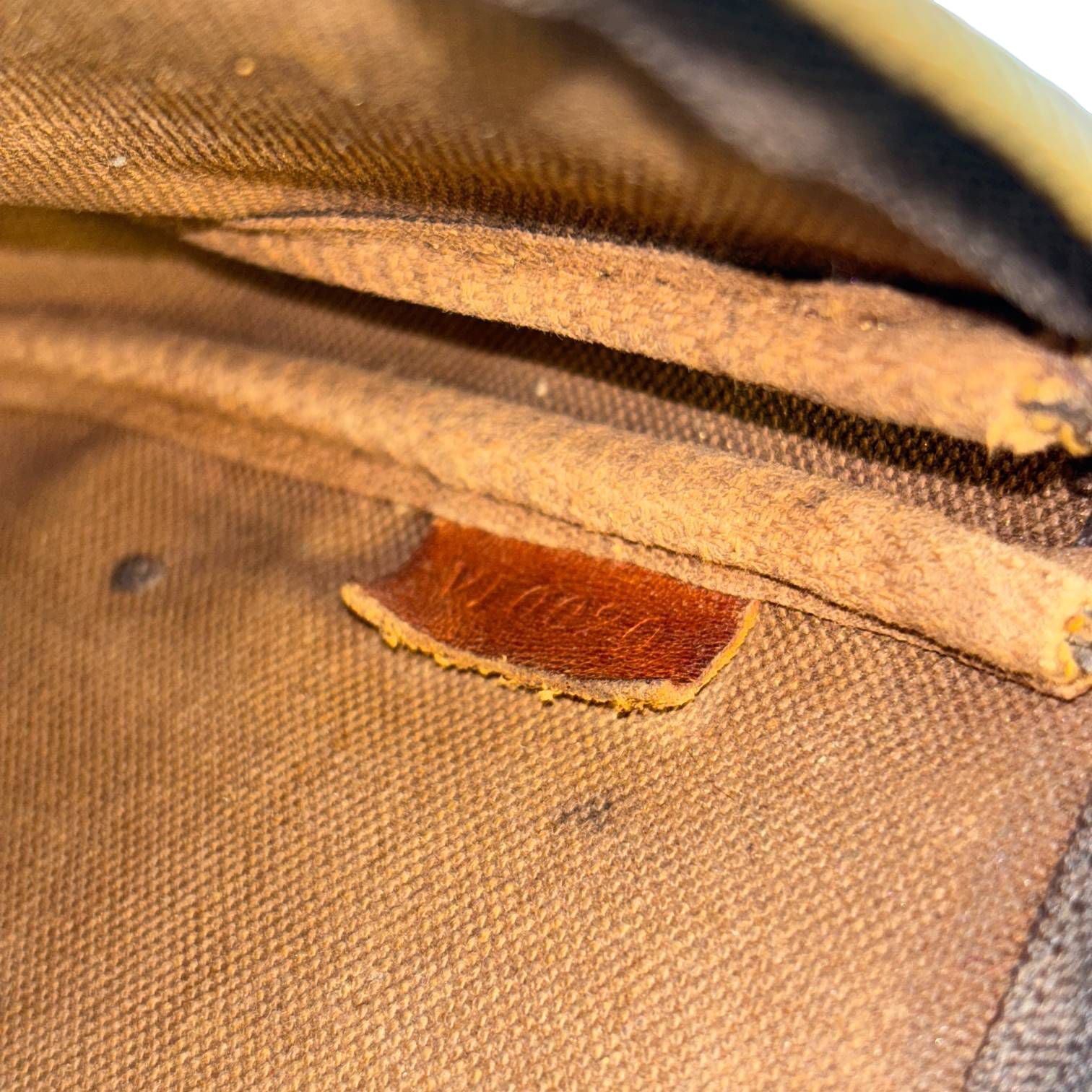 Louis Vuitton Pochette Accessoires Braun Monogram Canvas