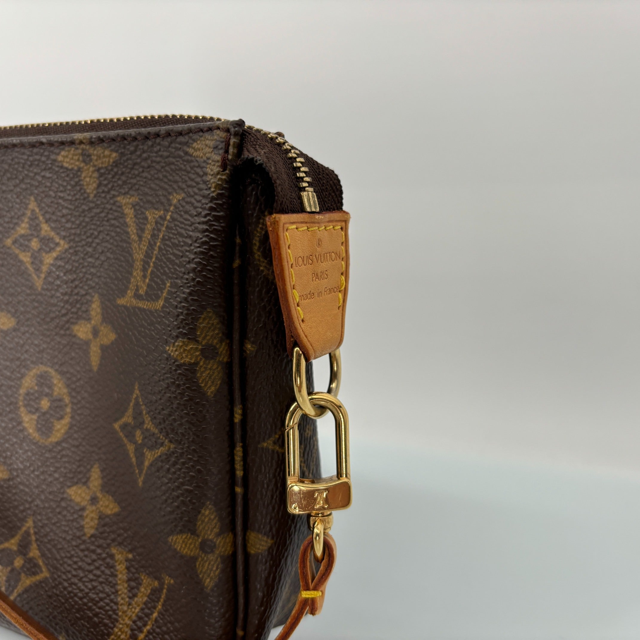 Louis Vuitton Pochette Accessoires Monogram Canvas incl. Dustbag