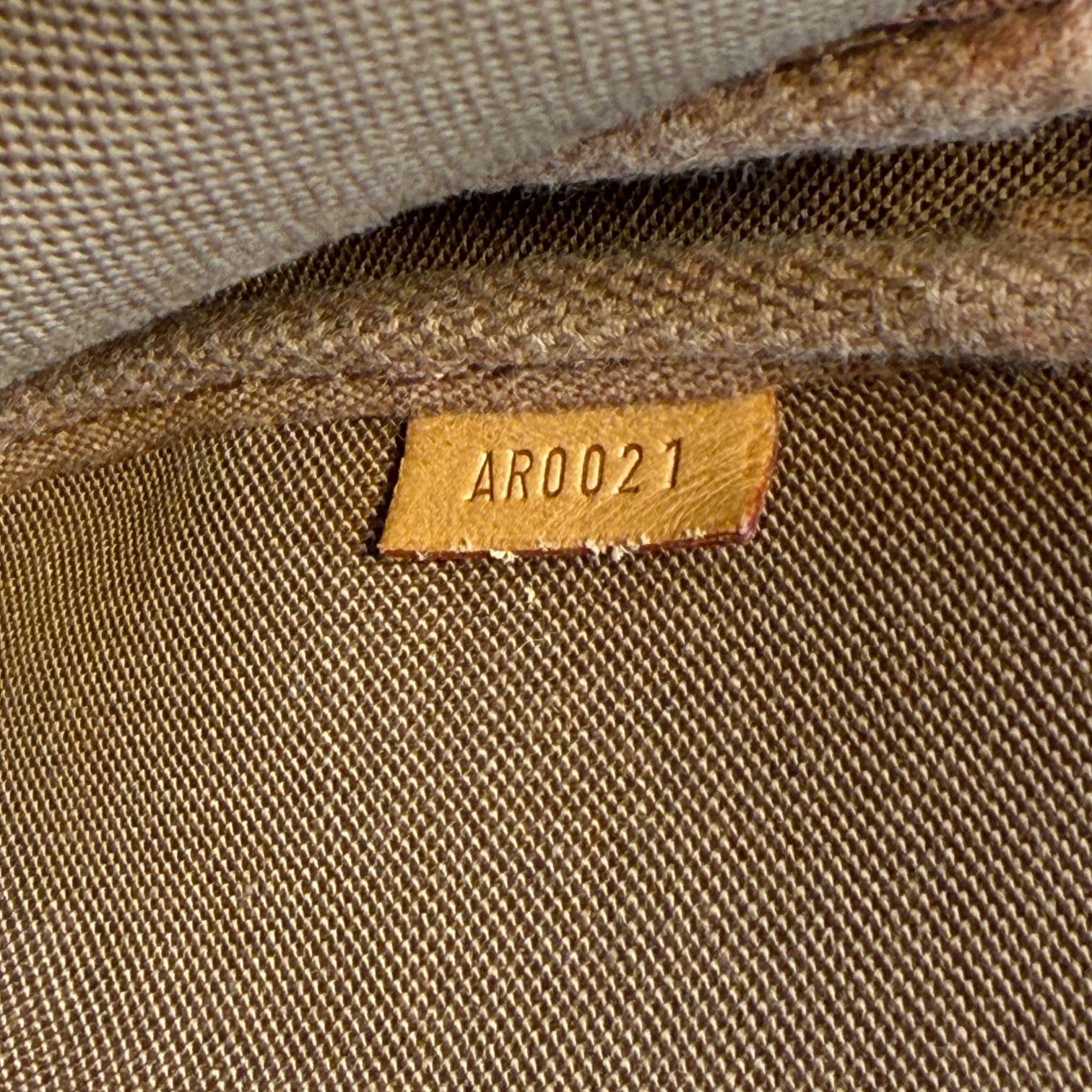 Louis Vuitton Pochette Accessoires Braun Monogram Canvas