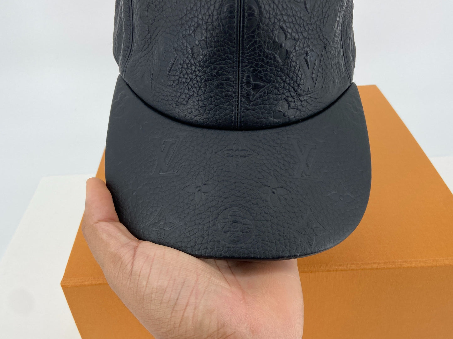 Louis Vuitton 1.1 Cap Black Empreinte Leather incl. Box